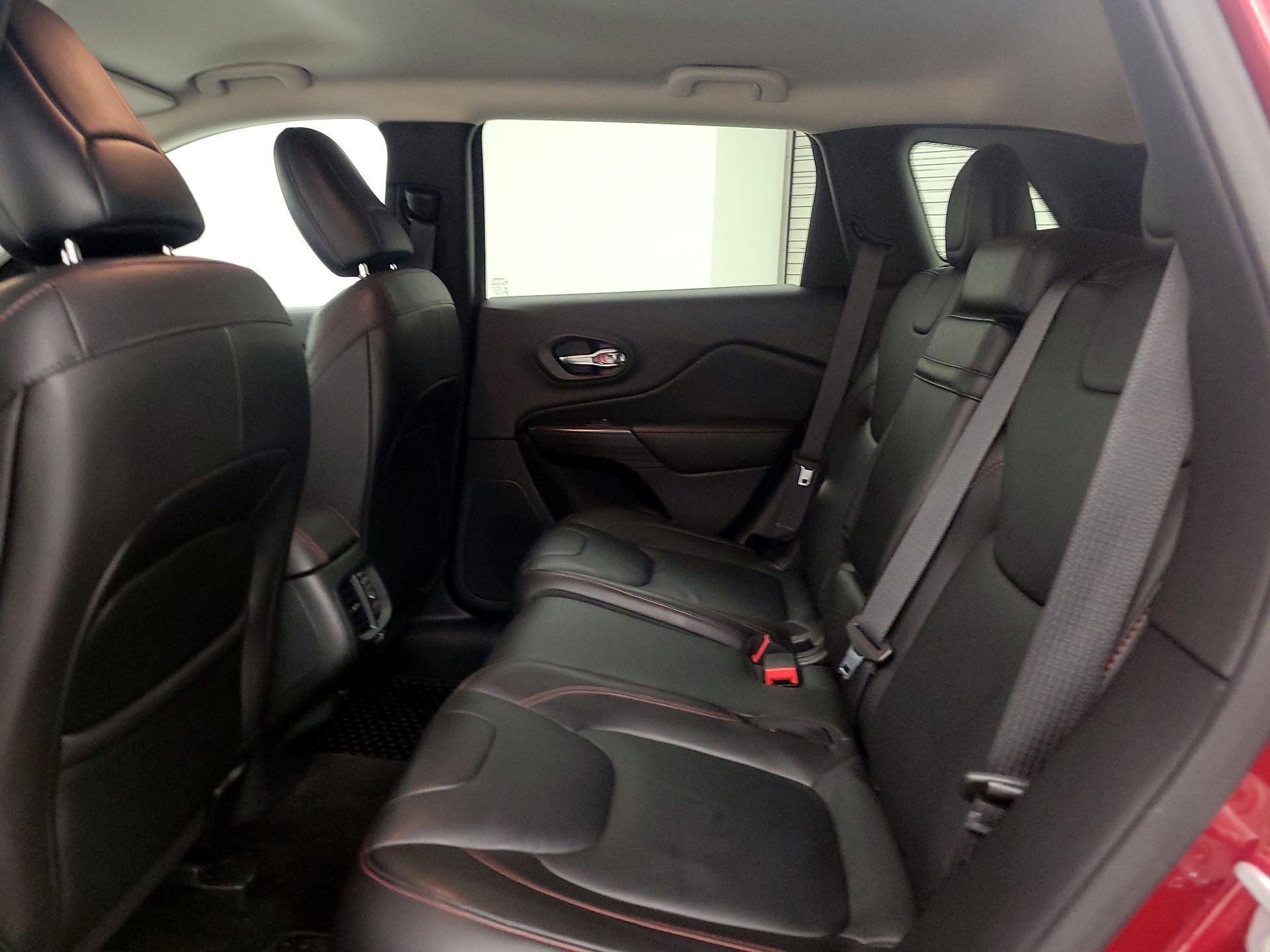 Thumbnail: 2015 Jeep Cherokee - 20