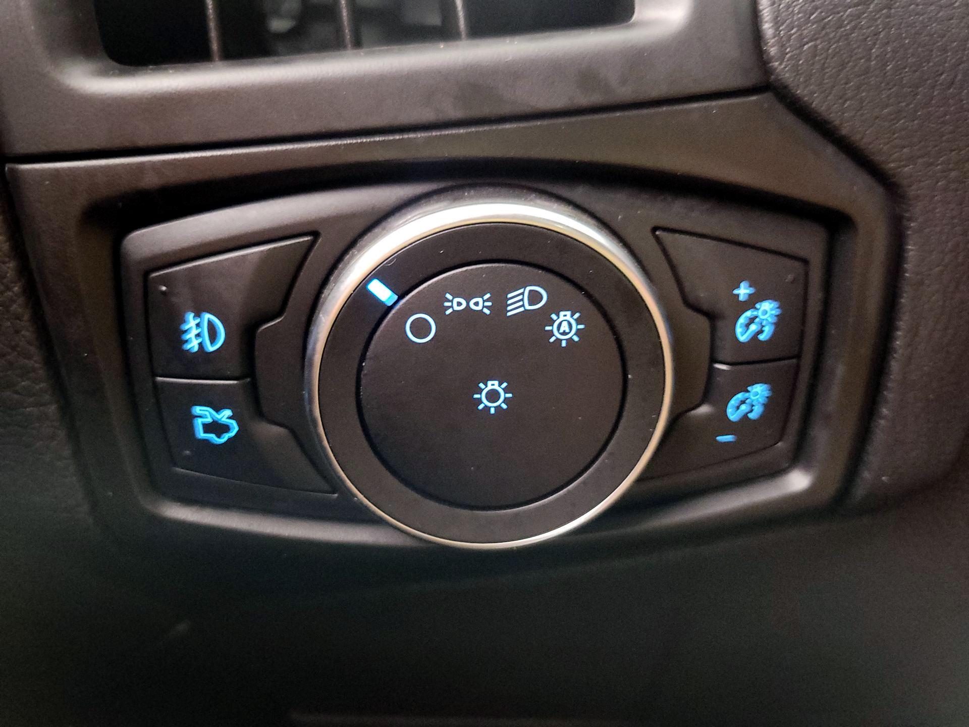 Thumbnail: 2018 Ford Focus - 13