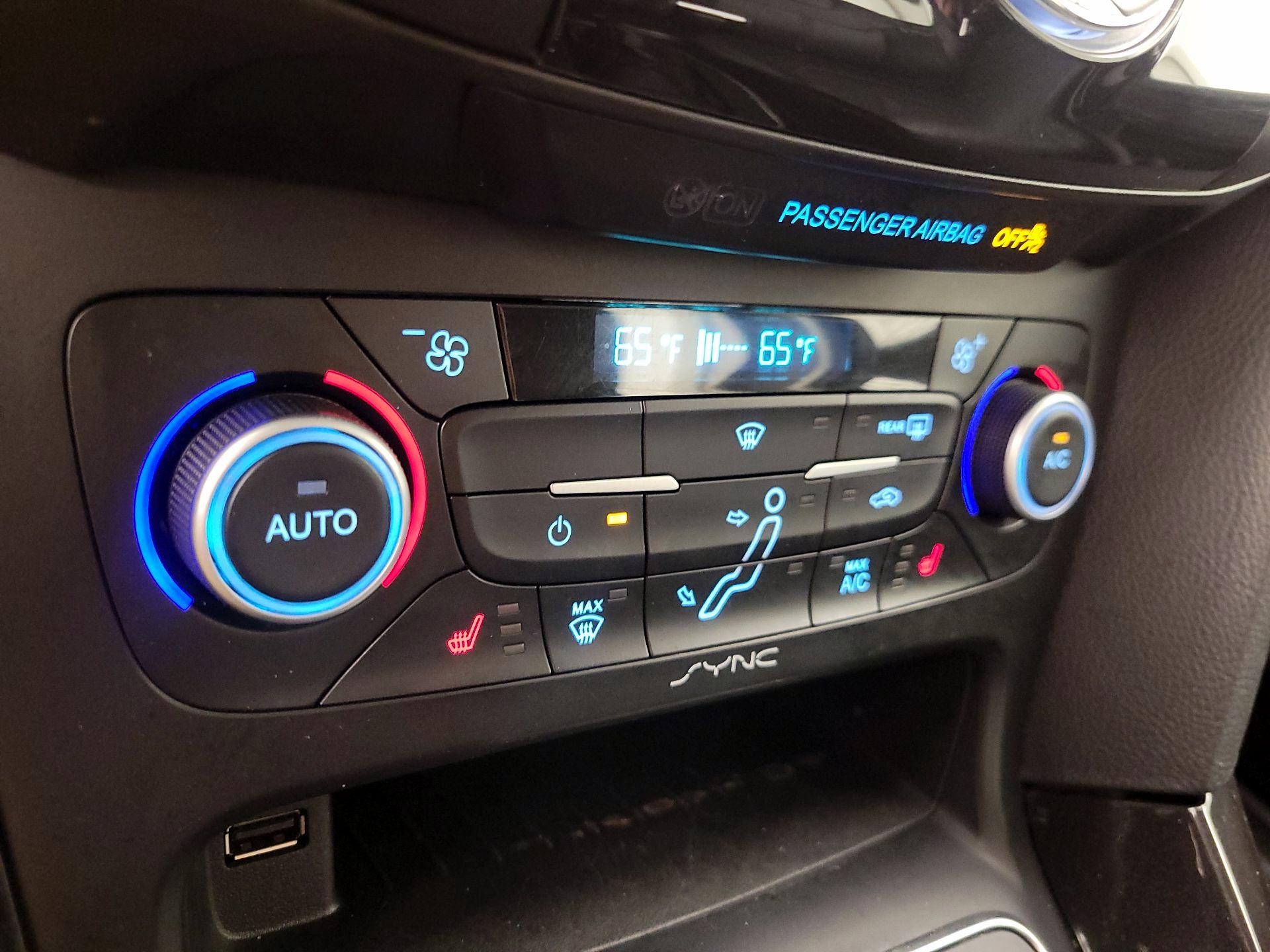 Thumbnail: 2018 Ford Focus - 17