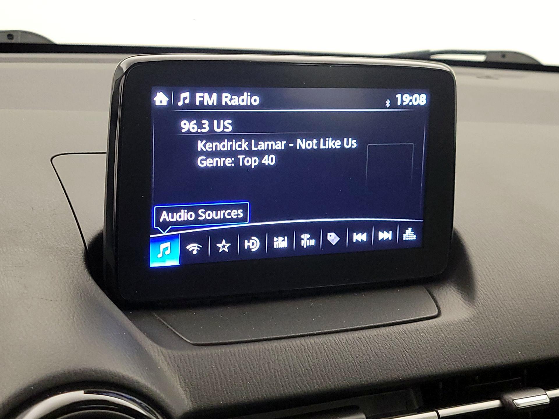 Thumbnail: 2019 Toyota Yaris - 15