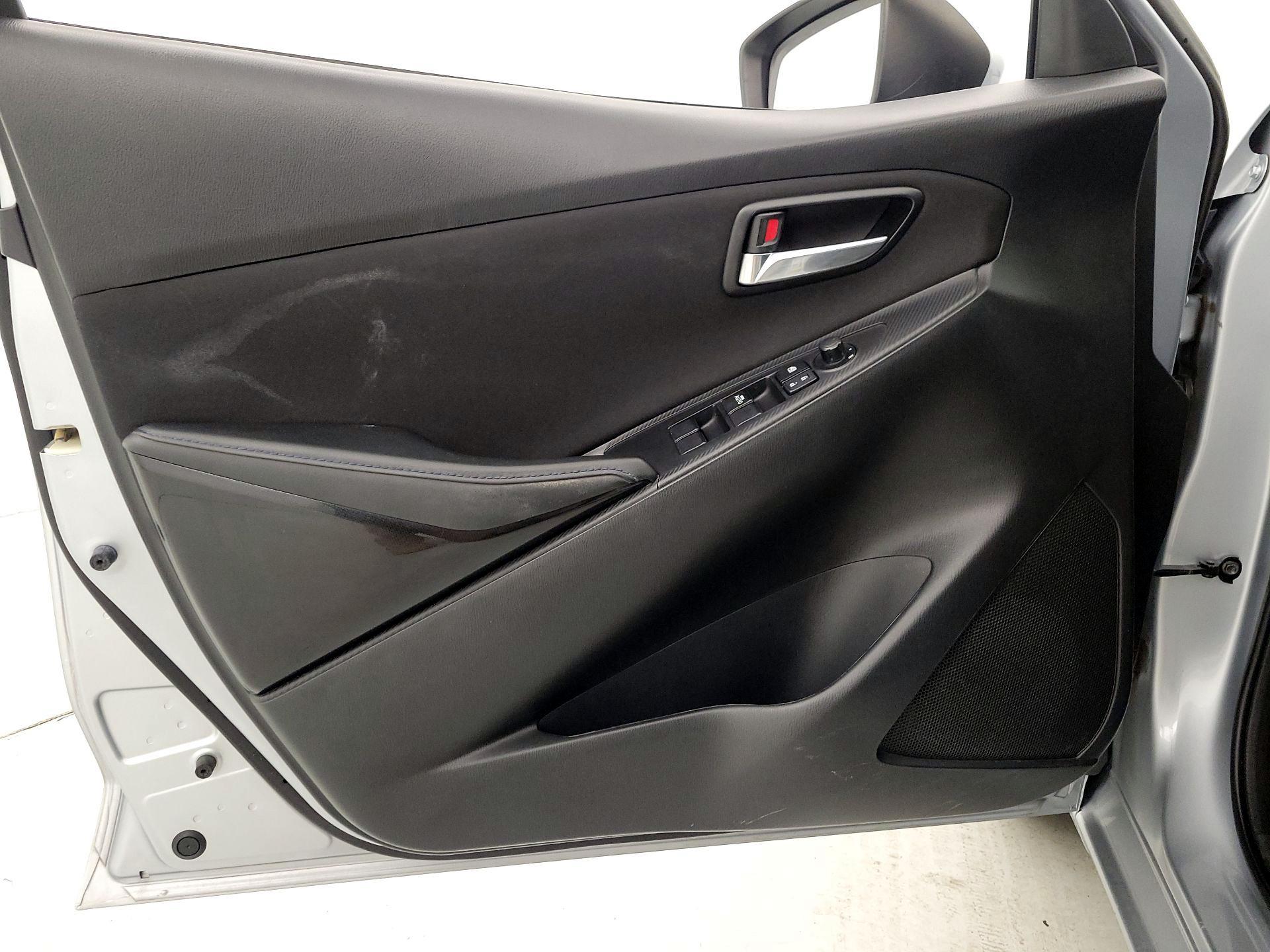 Thumbnail: 2018 Toyota Yaris iA - 12