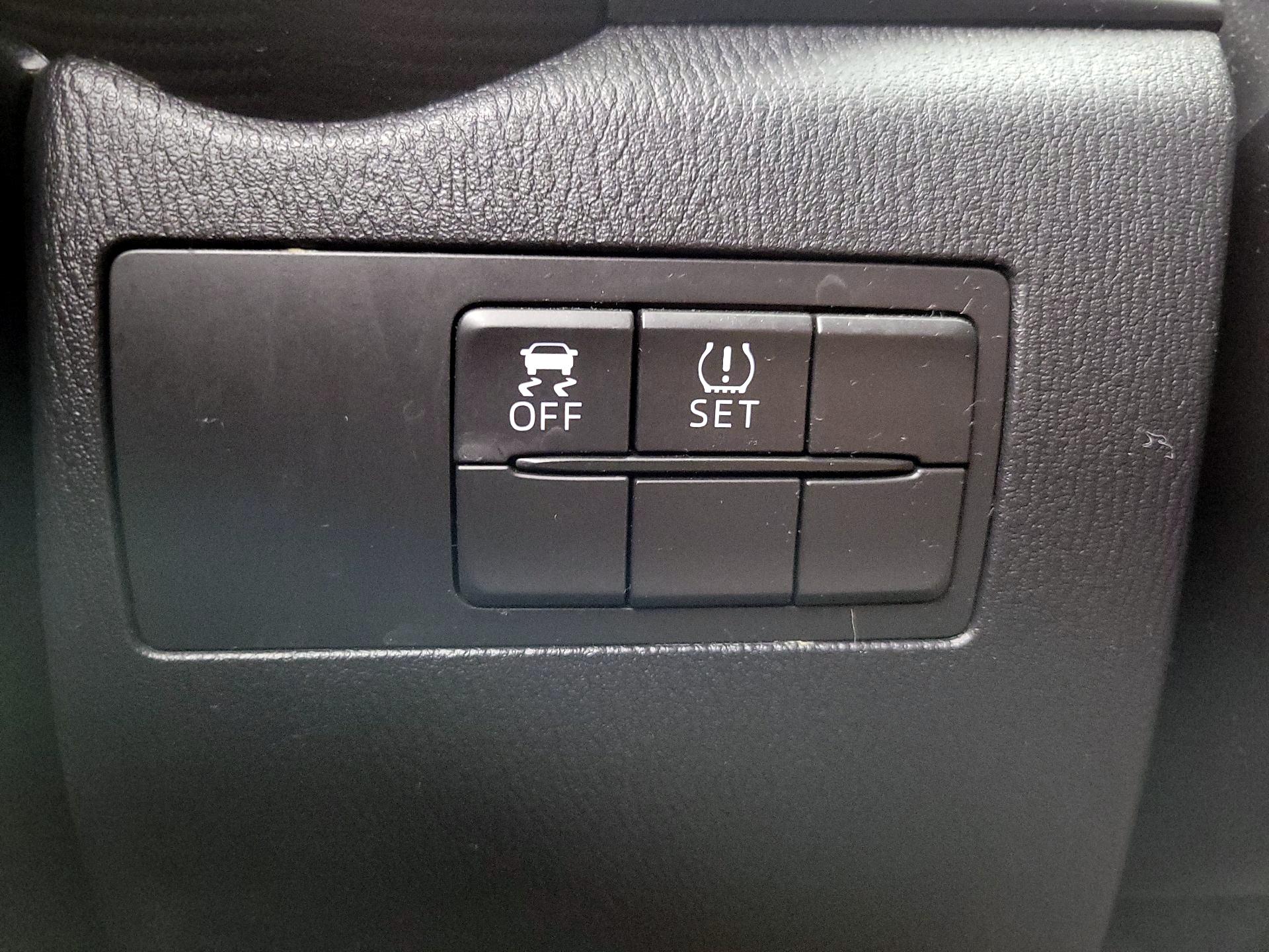 Thumbnail: 2018 Toyota Yaris iA - 13