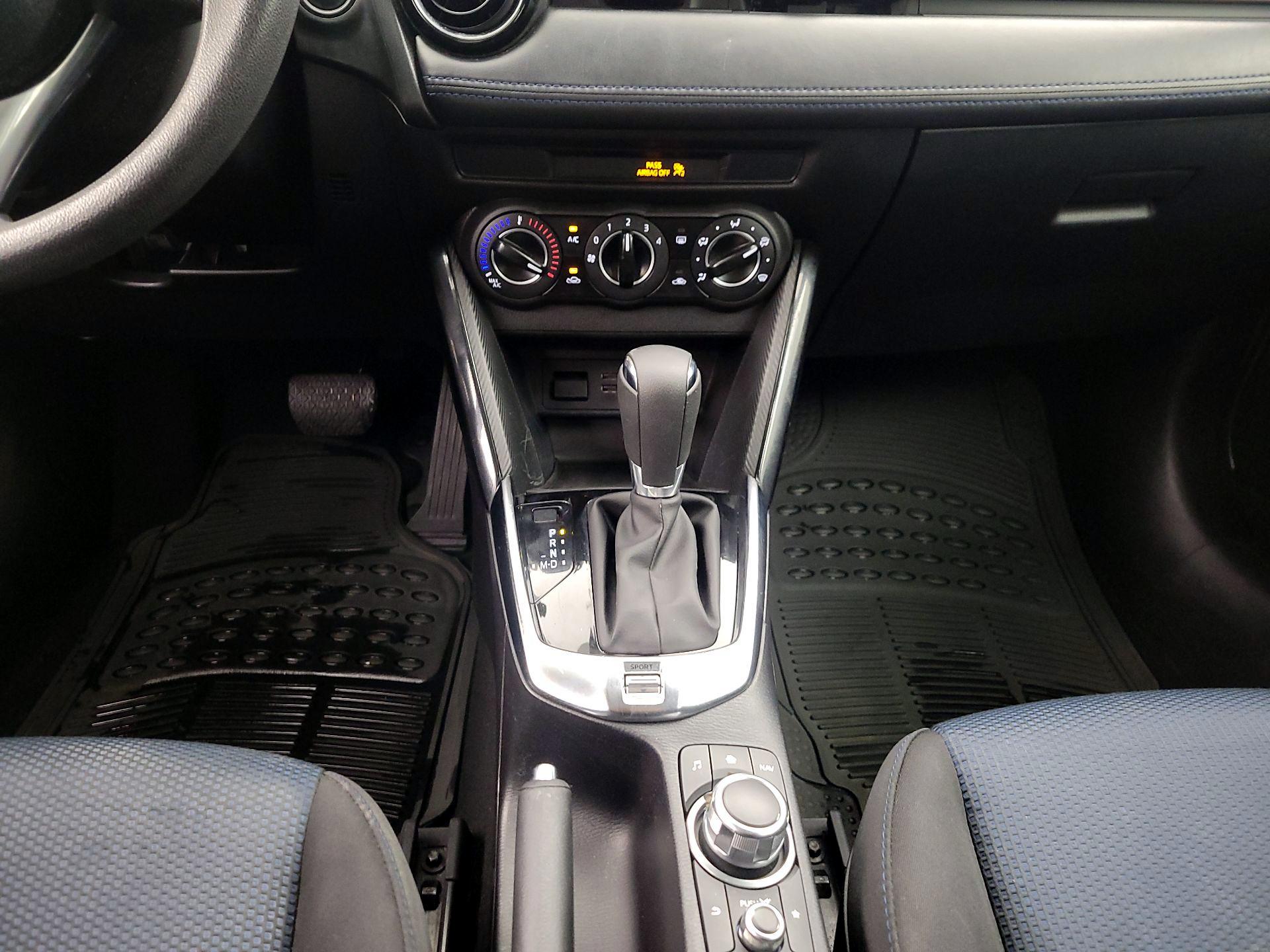 Thumbnail: 2018 Toyota Yaris iA - 17