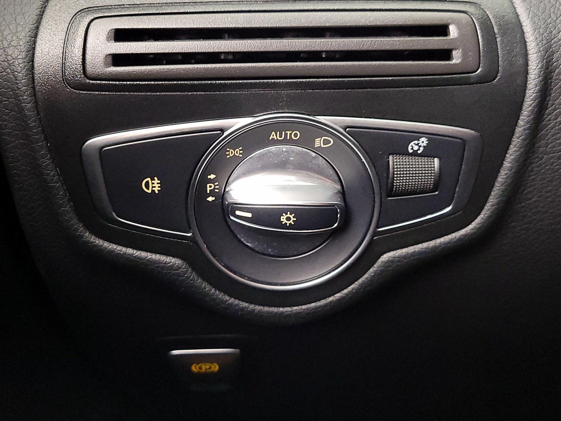 Thumbnail: 2018 Mercedes-Benz GLC - 13