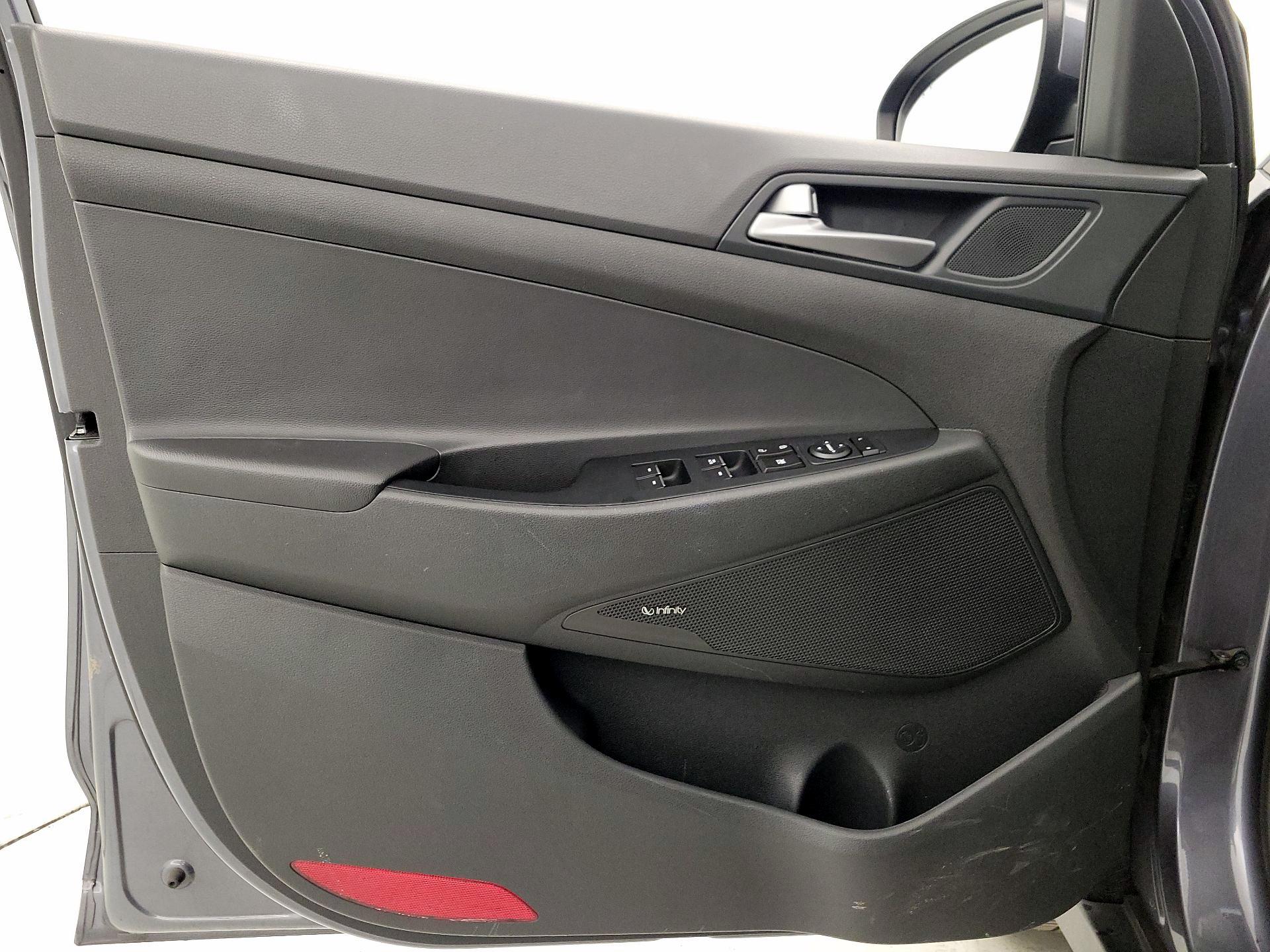 Thumbnail: 2017 Hyundai Tucson - 12