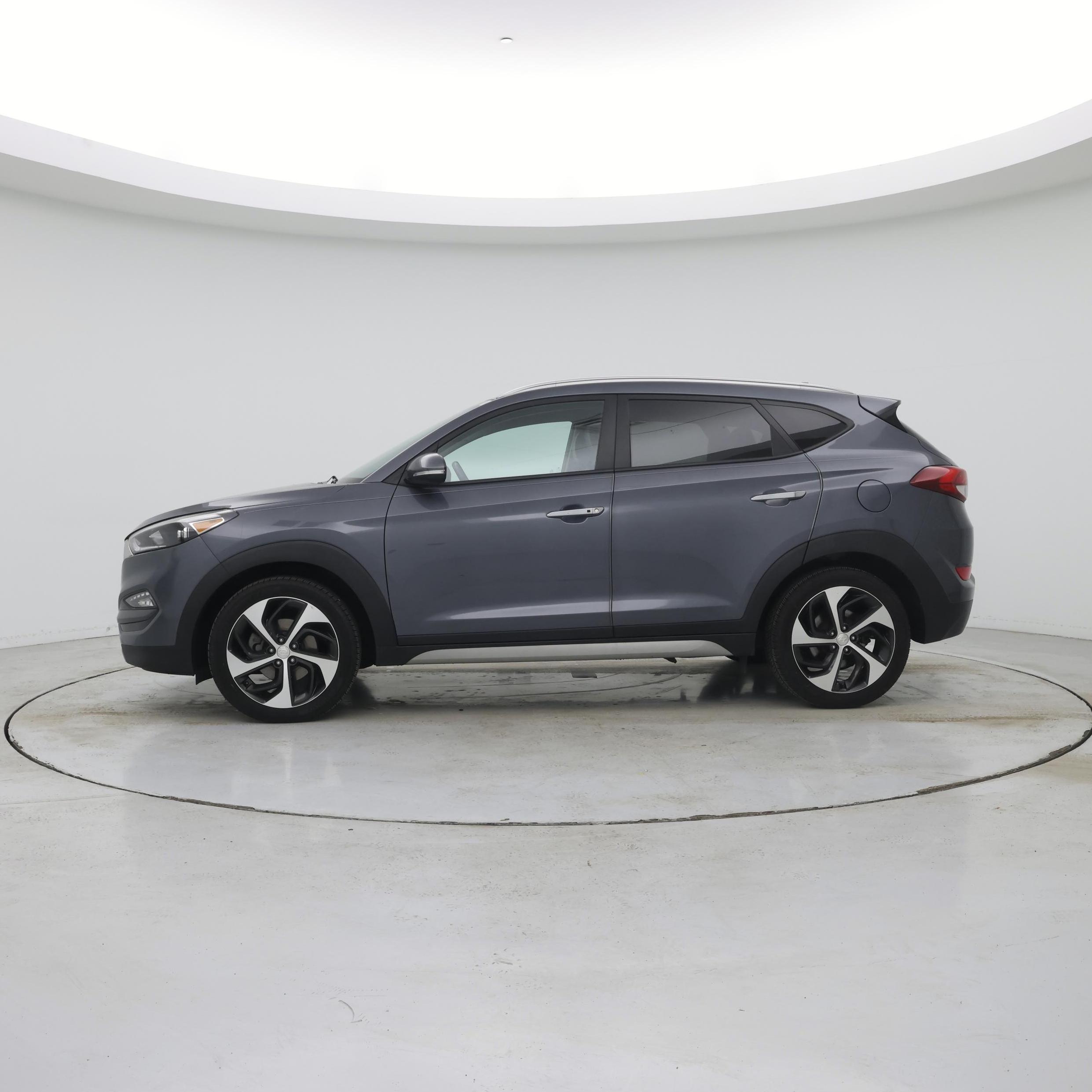 Thumbnail: 2017 Hyundai Tucson - 3