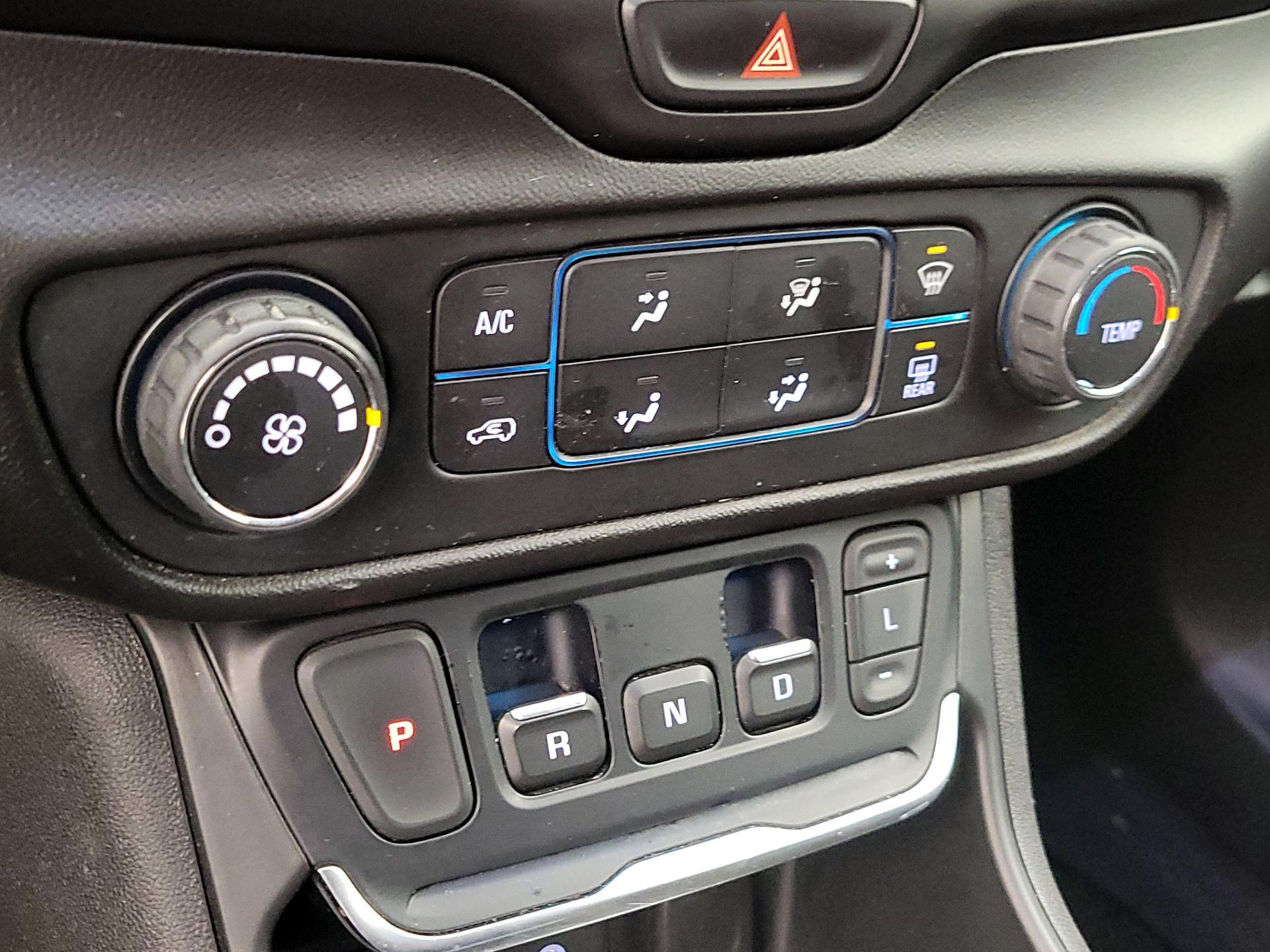 Thumbnail: 2019 GMC Terrain - 16