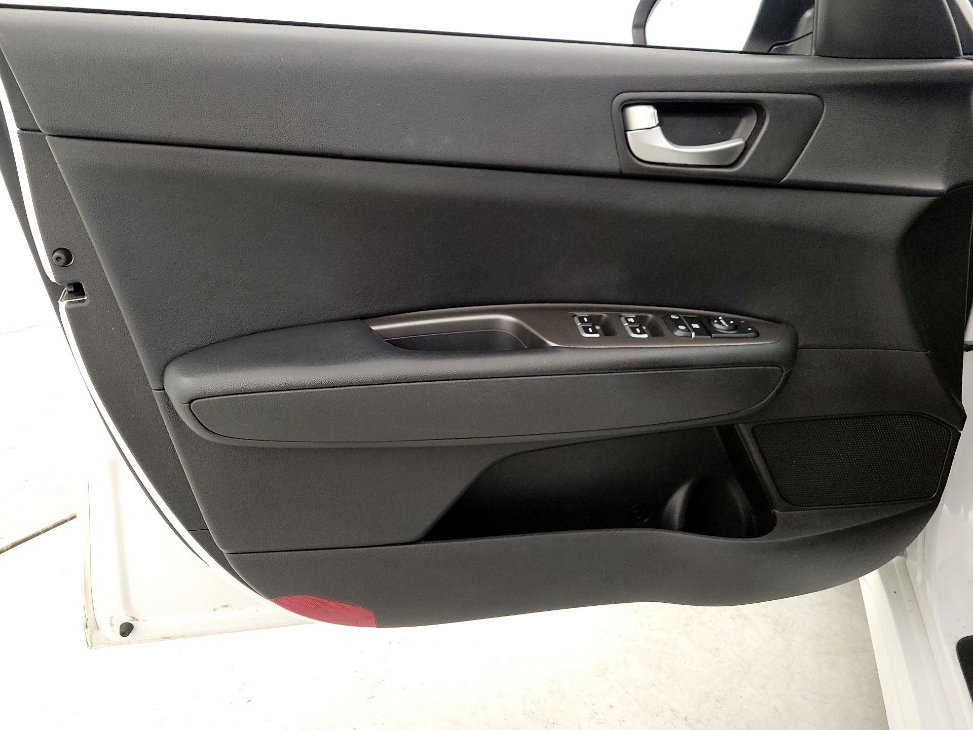 Thumbnail: 2019 Kia Optima - 12