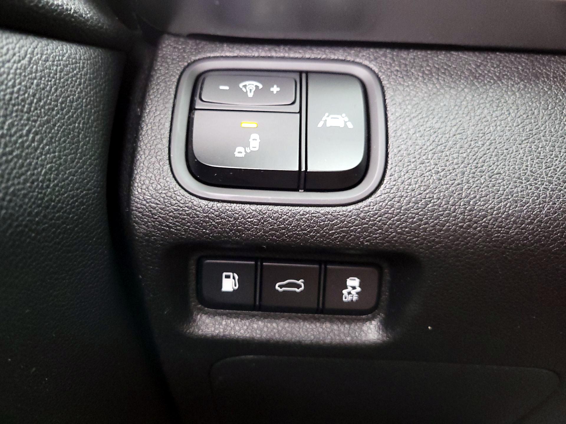 Thumbnail: 2019 Kia Optima - 13