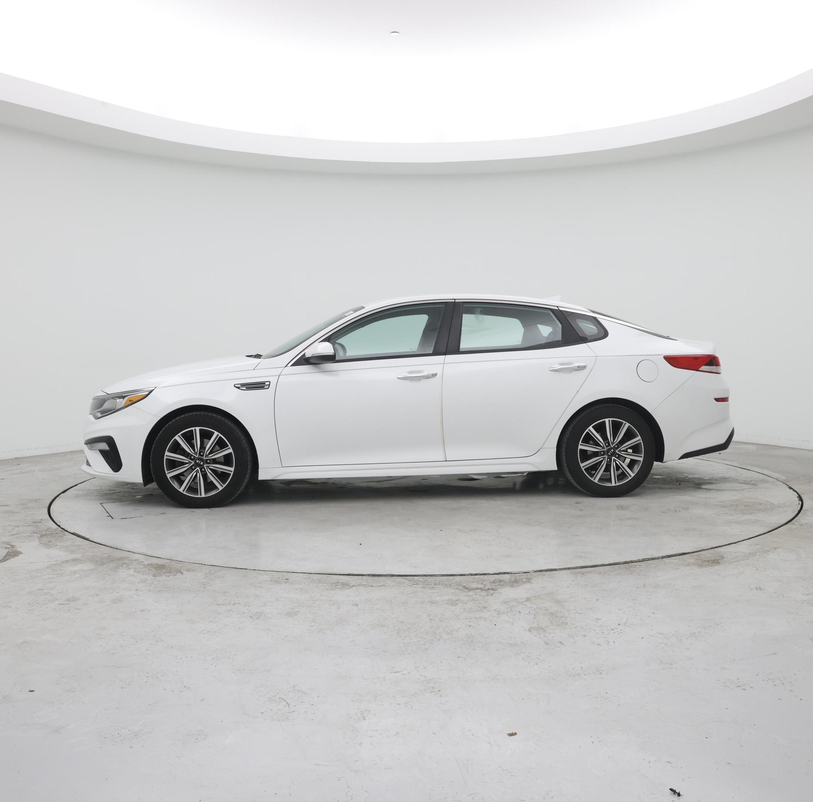 Thumbnail: 2019 Kia Optima - 3