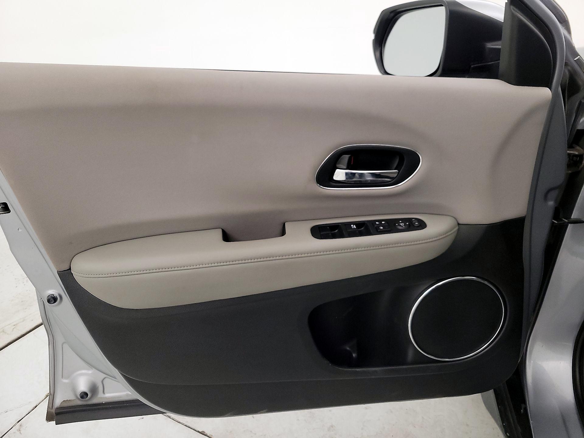 Thumbnail: 2017 Honda HR-V - 12