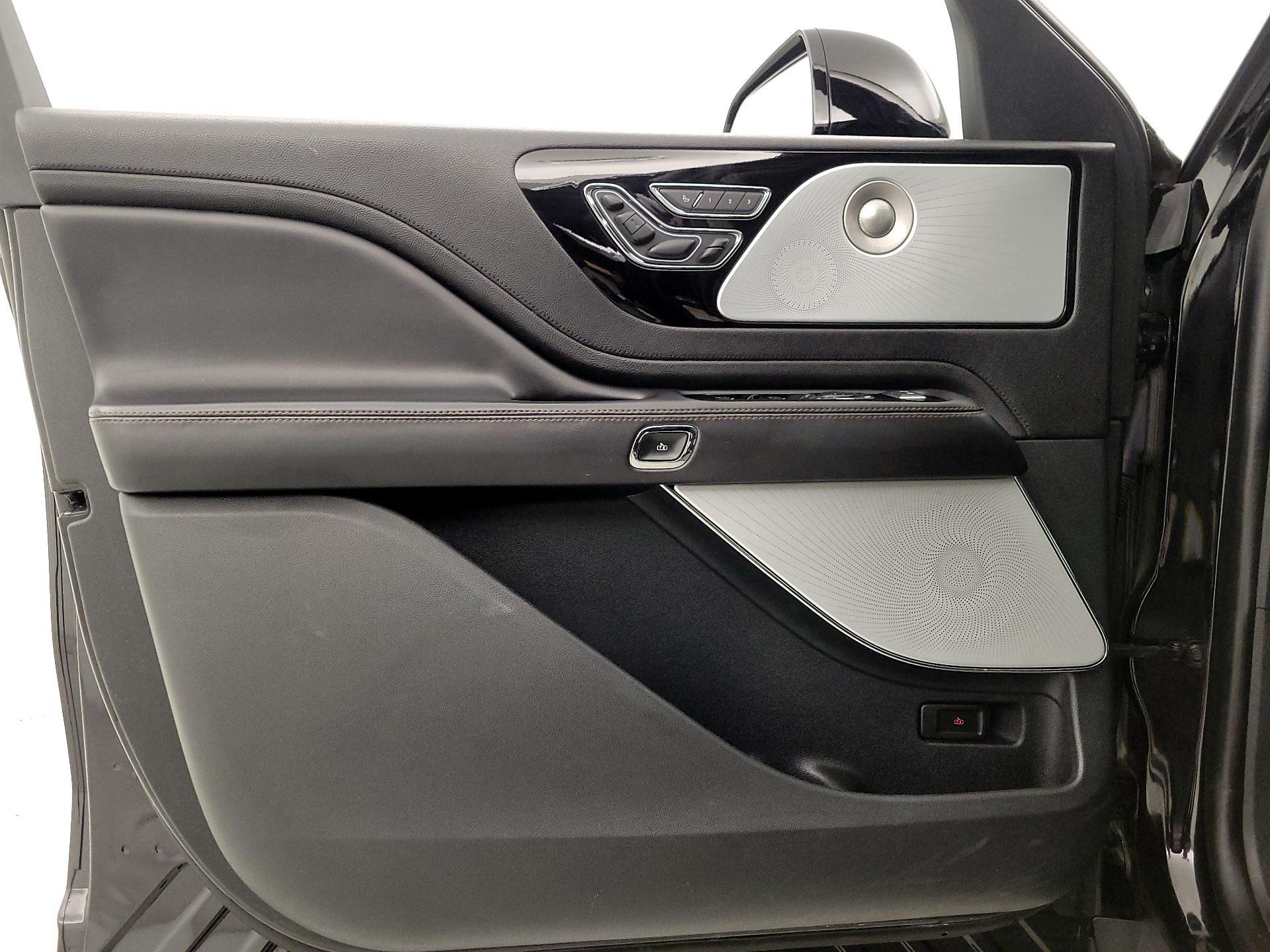 Thumbnail: 2021 Lincoln Aviator - 12