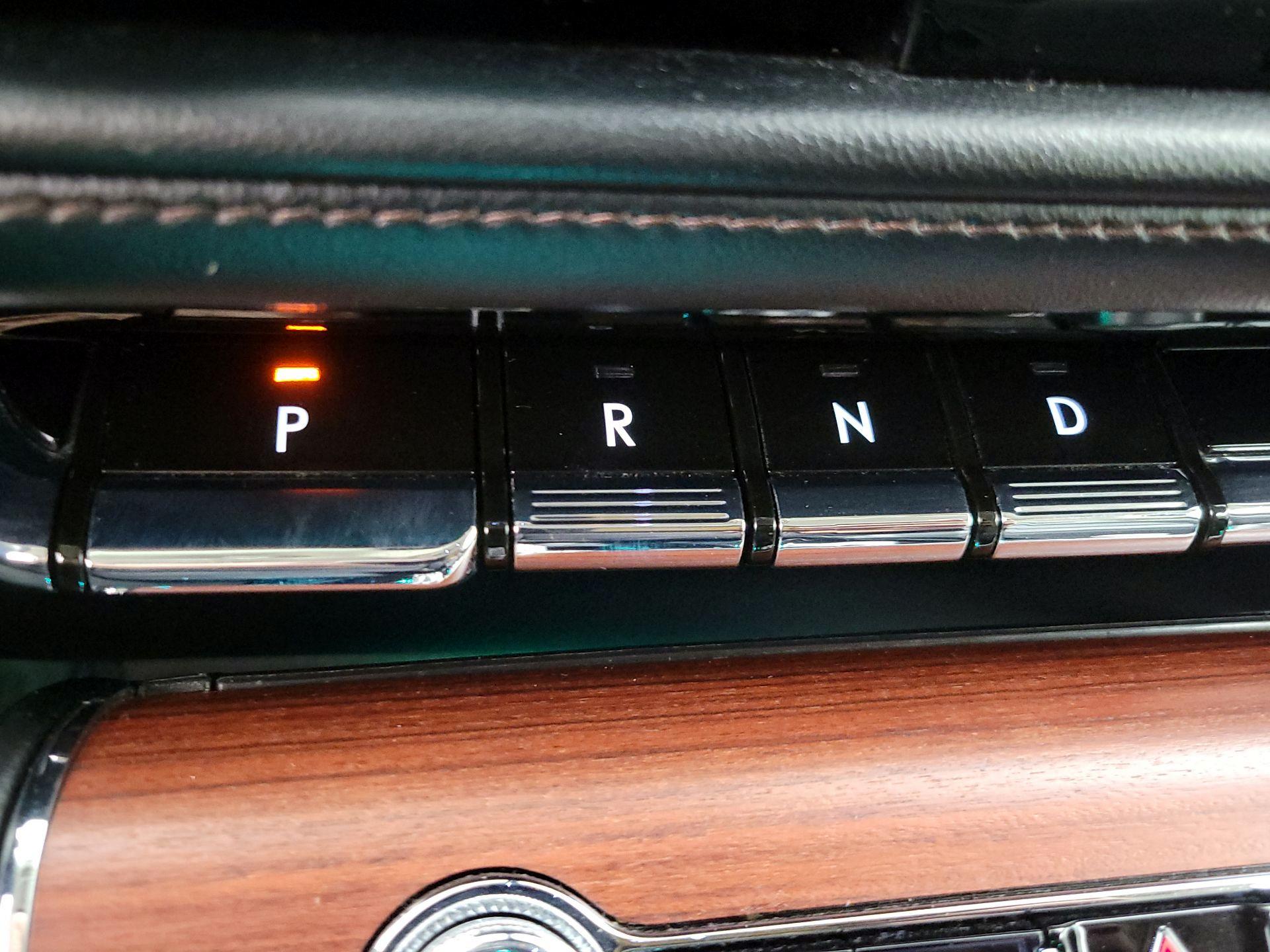 Thumbnail: 2021 Lincoln Aviator - 18