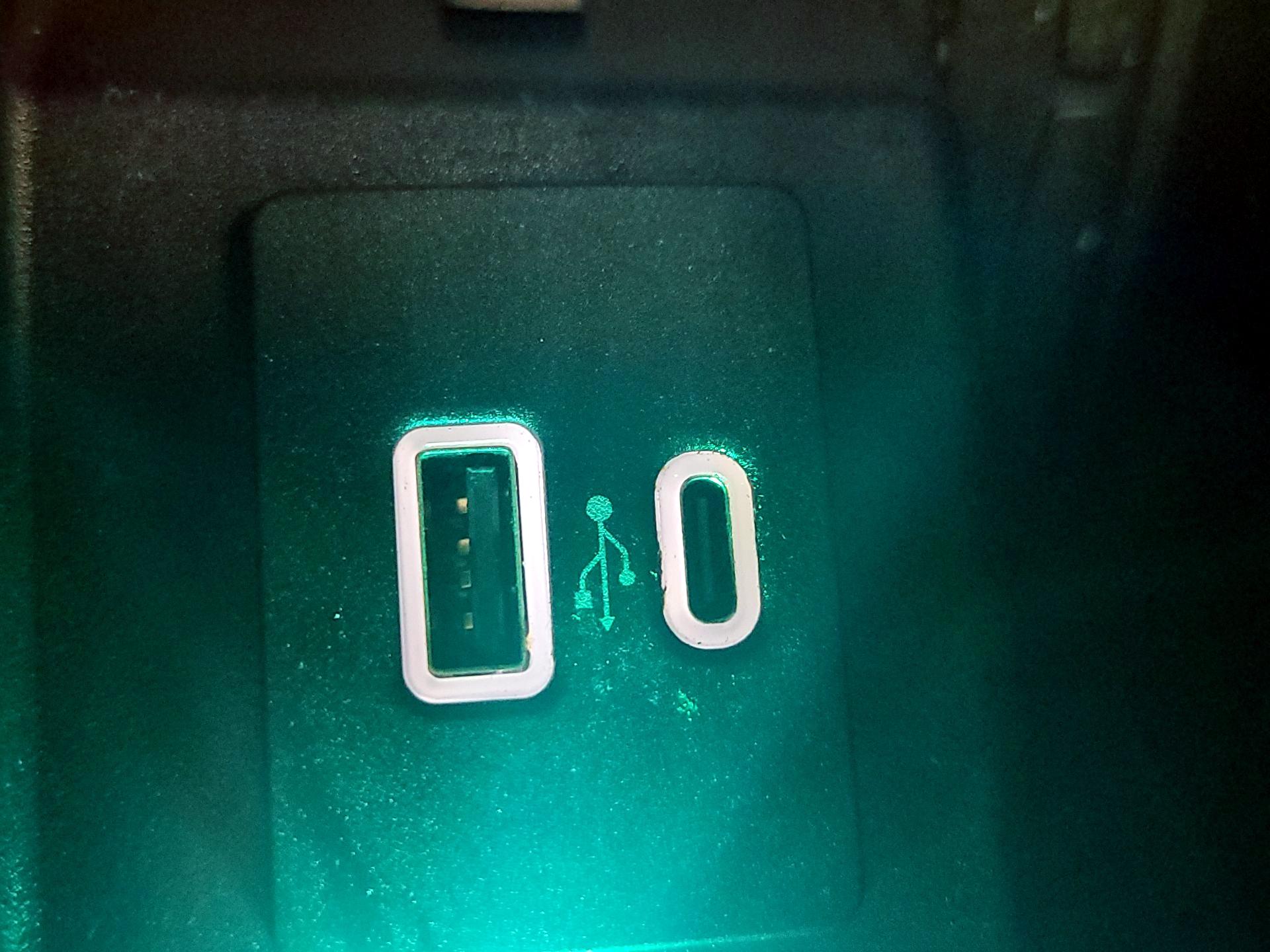 Thumbnail: 2021 Lincoln Aviator - 19