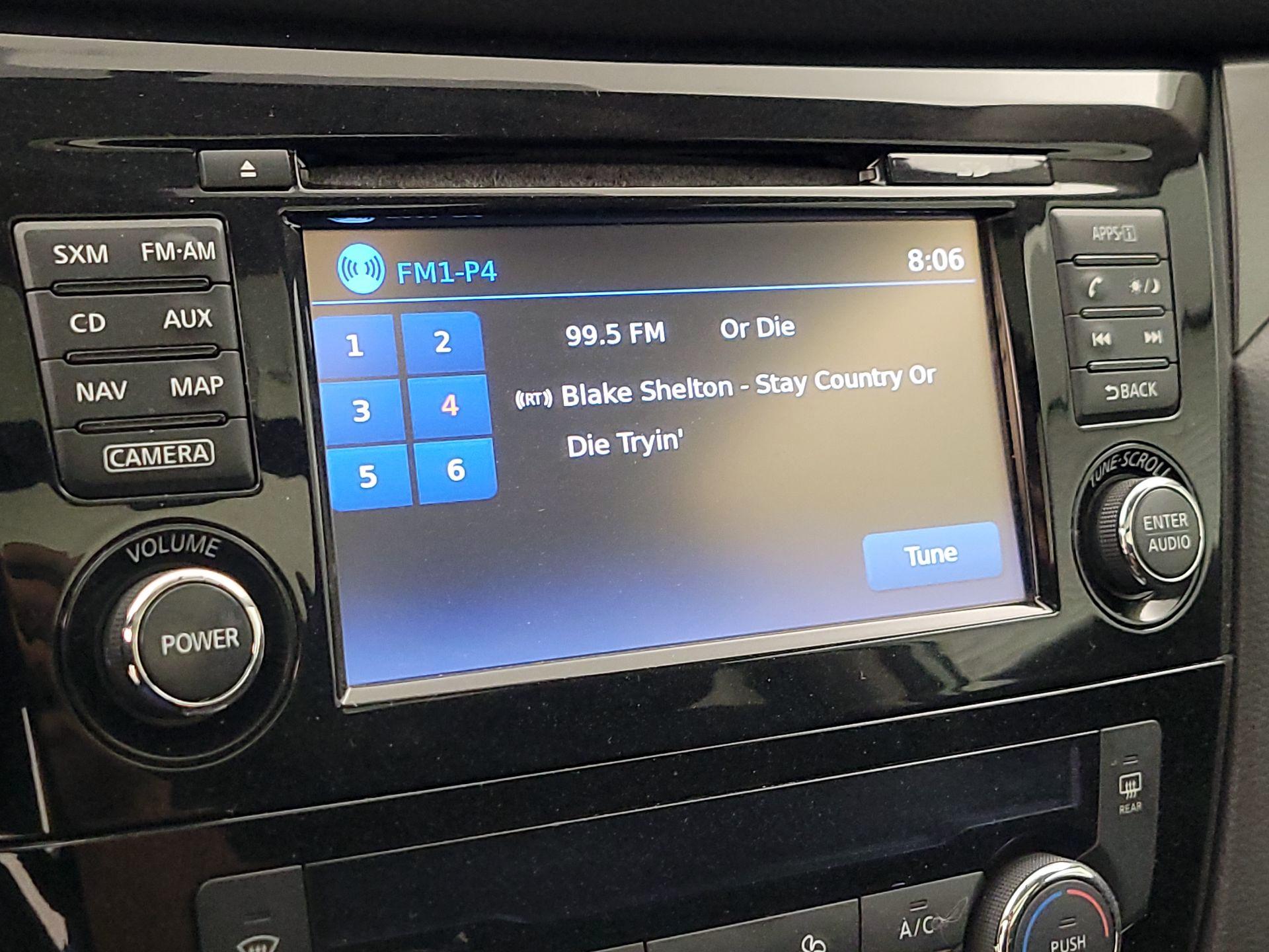 Thumbnail: 2015 Nissan Rogue - 16