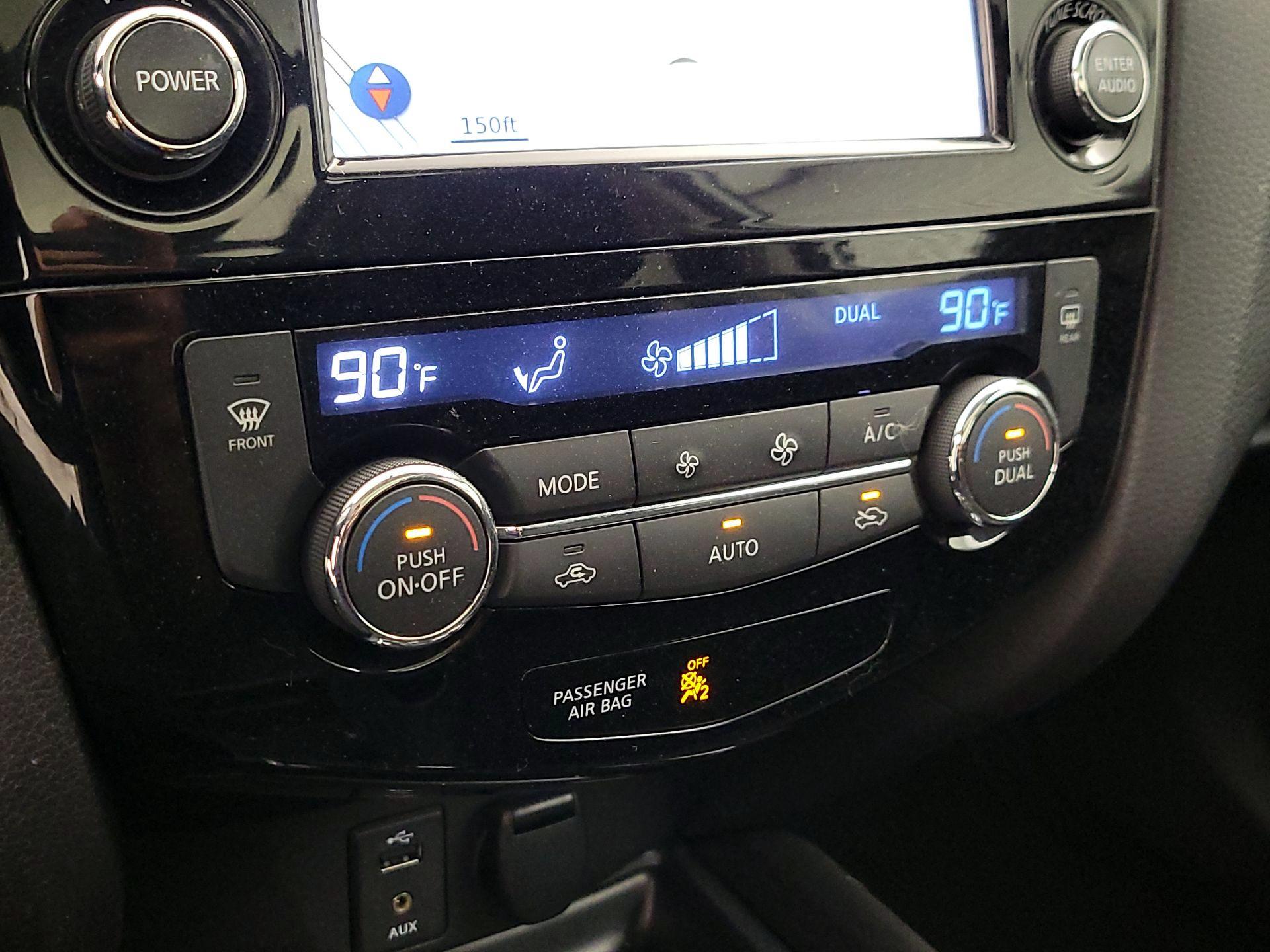 Thumbnail: 2015 Nissan Rogue - 17