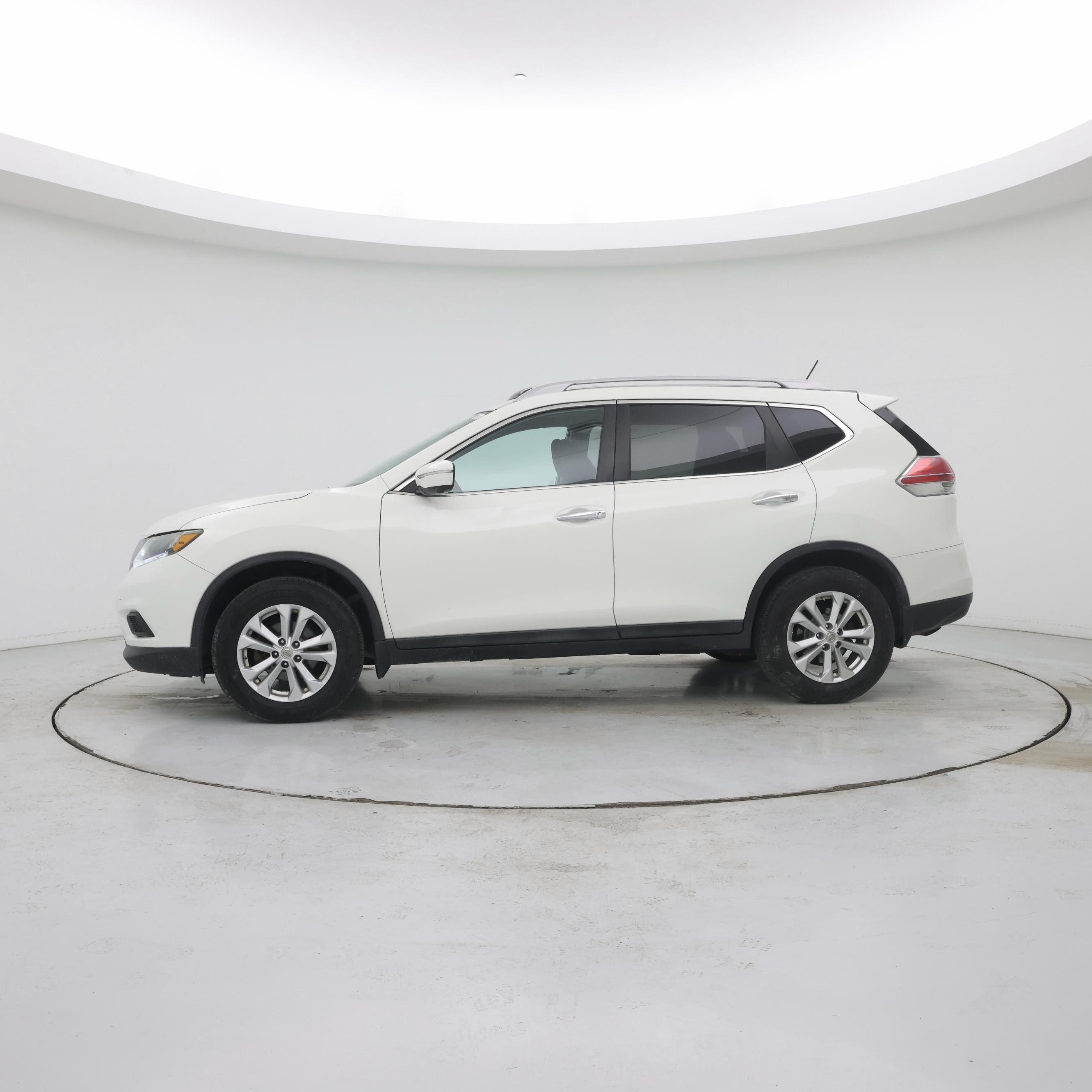 Thumbnail: 2015 Nissan Rogue - 3
