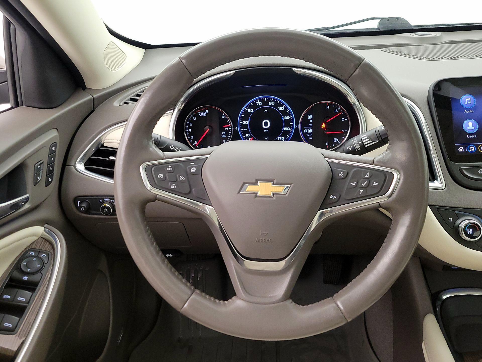 Thumbnail: 2022 Chevrolet Malibu - 10