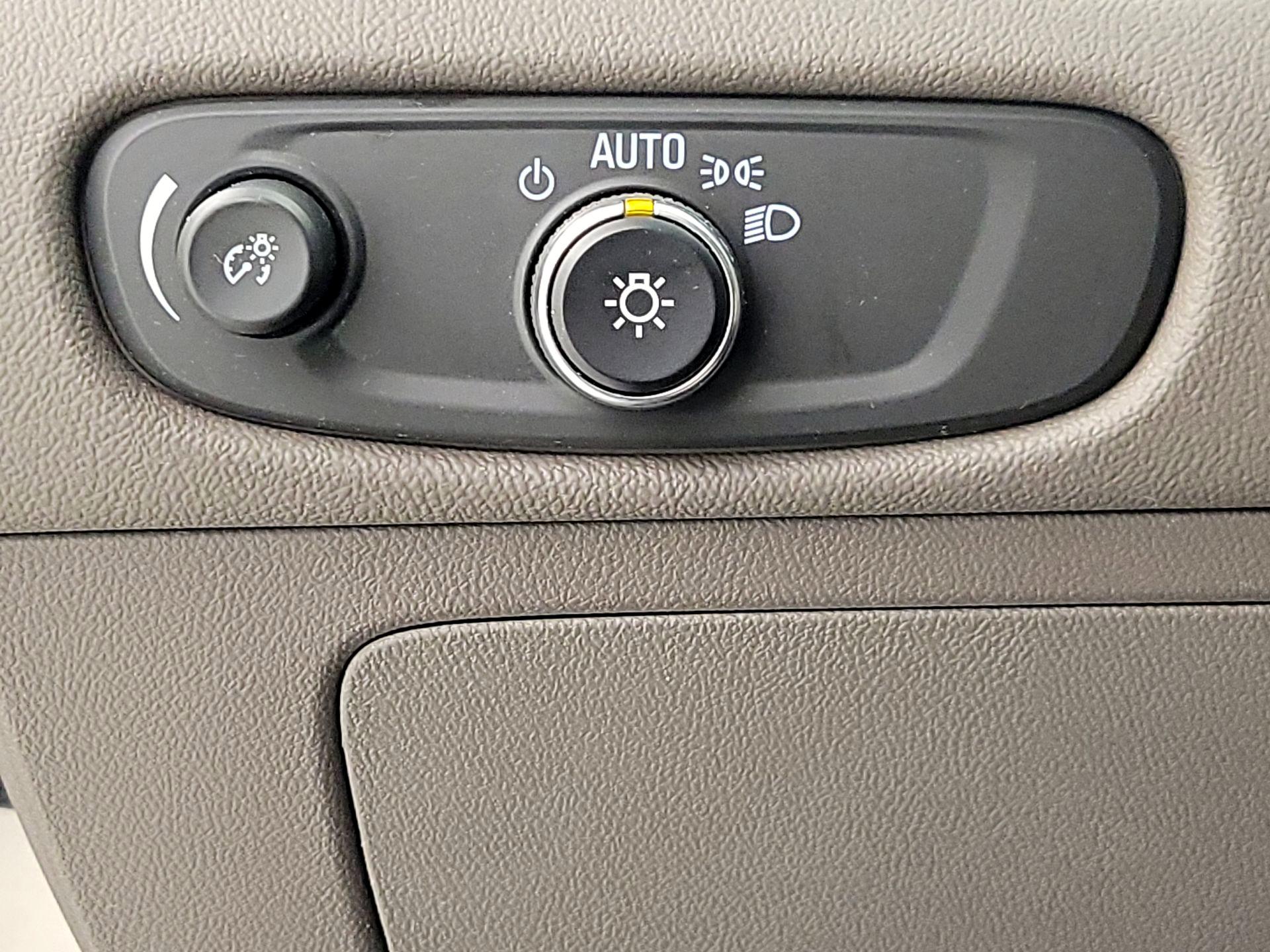 Thumbnail: 2022 Chevrolet Malibu - 13