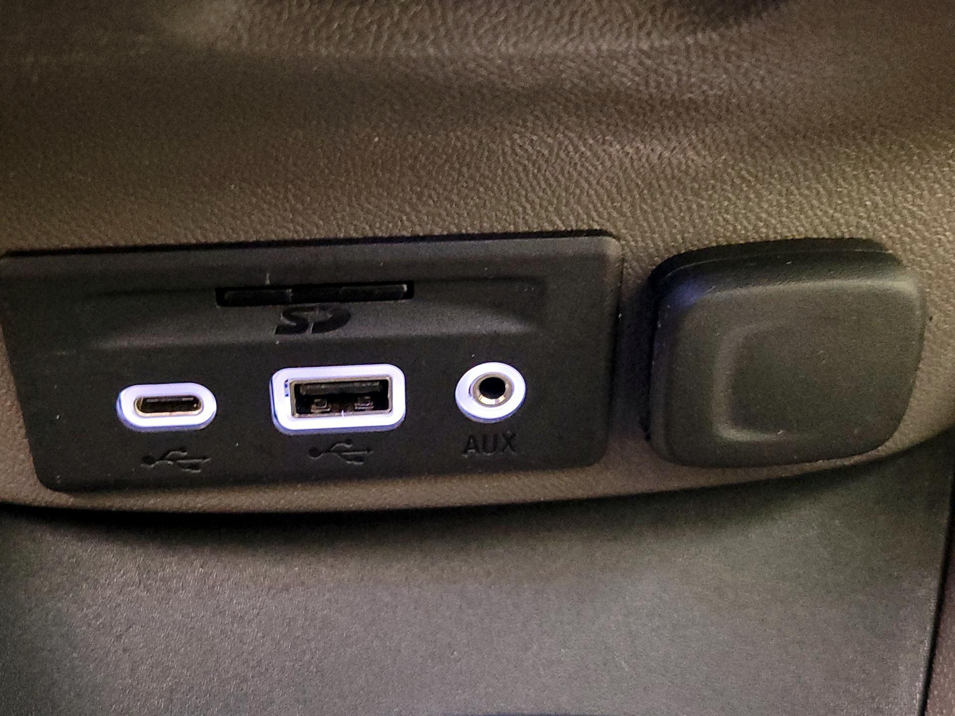 Thumbnail: 2022 Chevrolet Malibu - 19