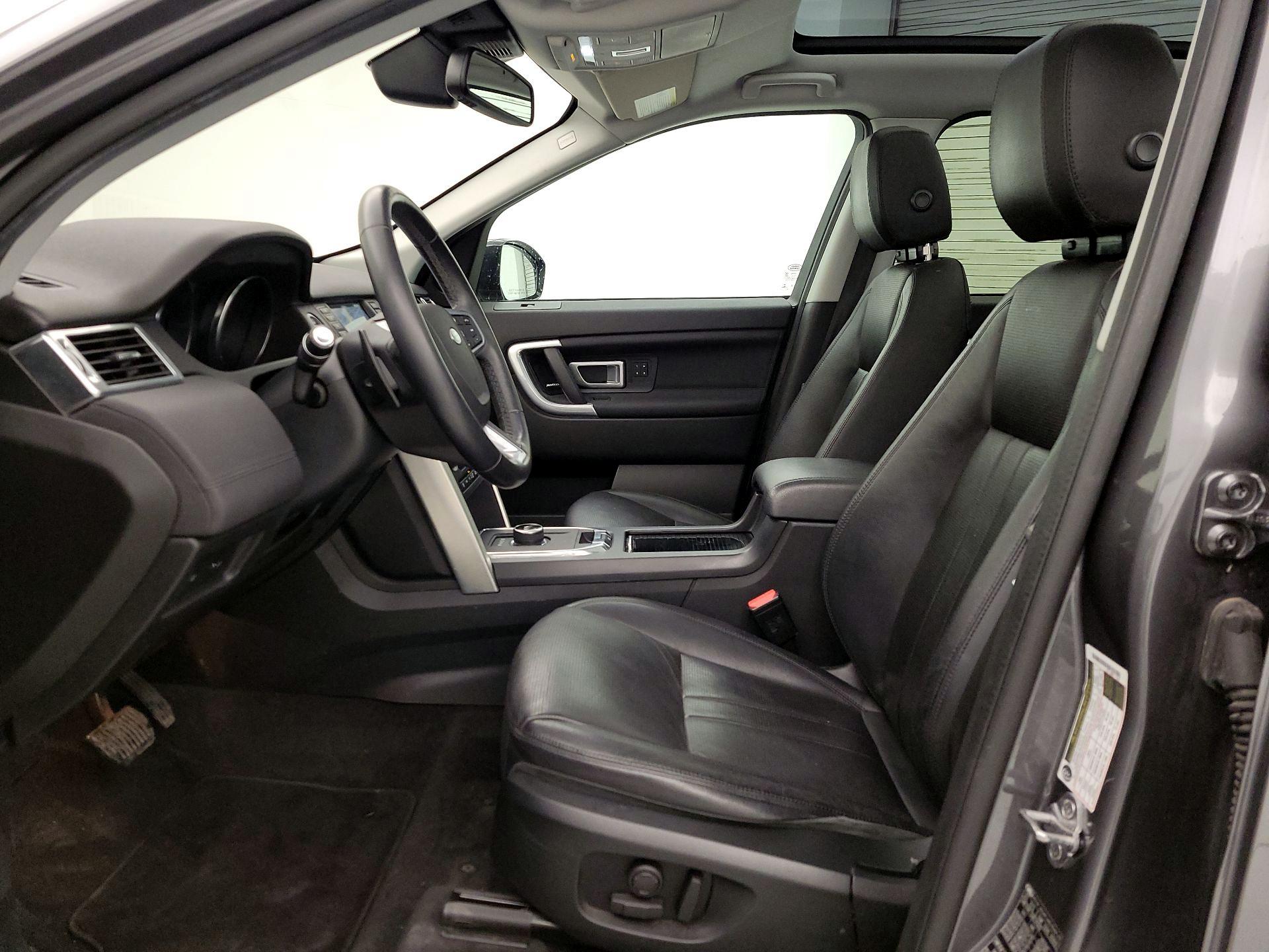 Thumbnail: 2019 Land Rover Discovery Sport - 11