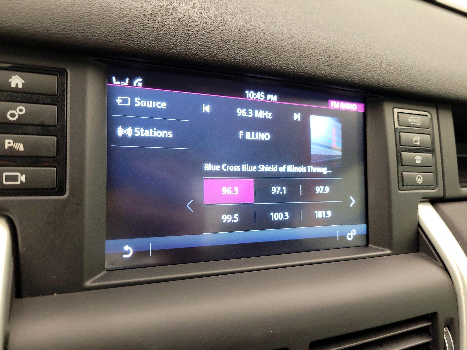 Thumbnail: 2019 Land Rover Discovery Sport - 16