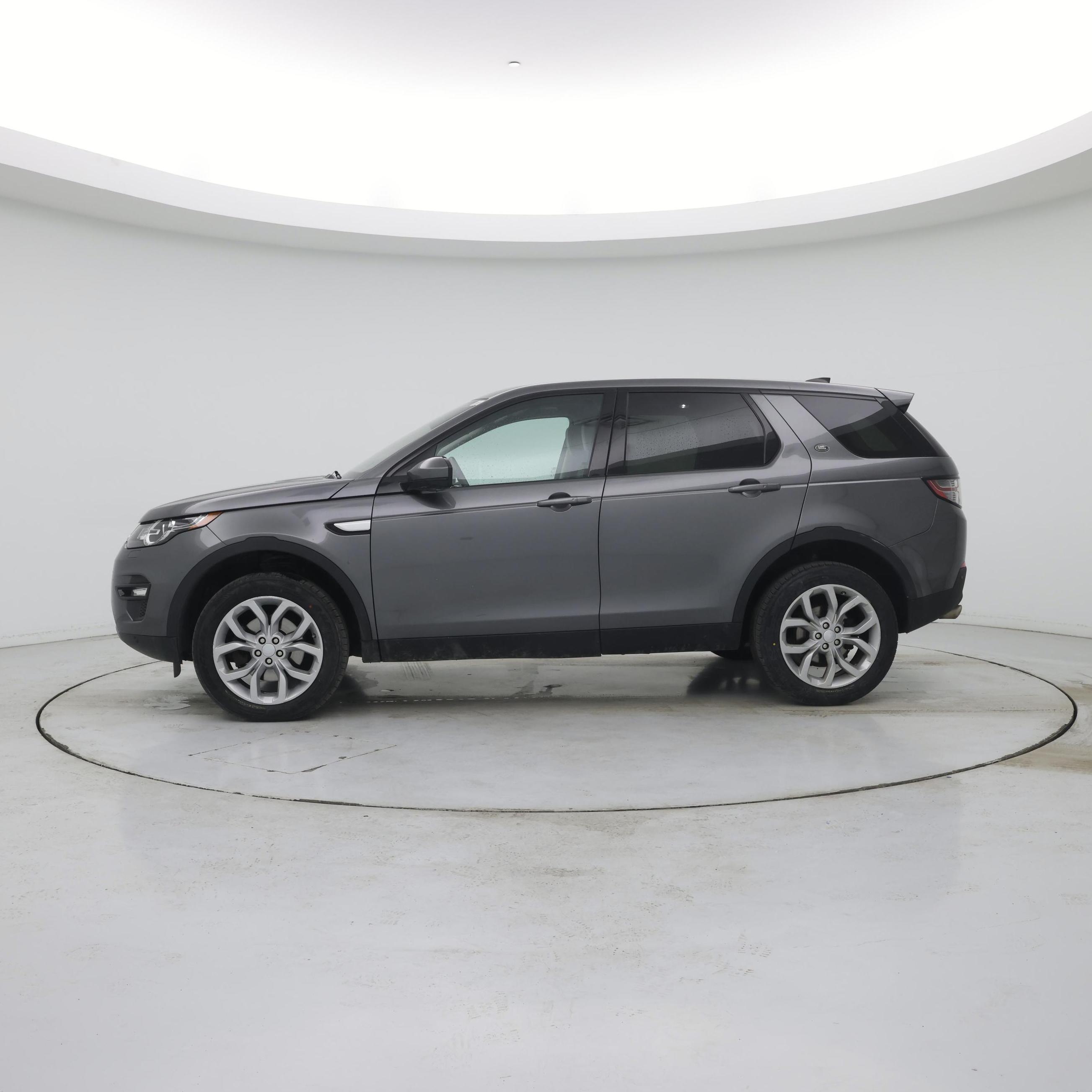 Thumbnail: 2019 Land Rover Discovery Sport - 3