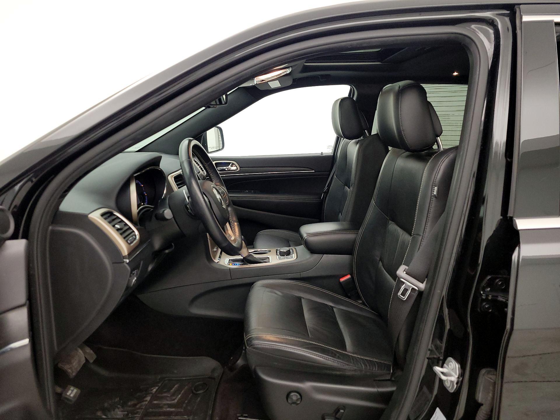 Thumbnail: 2016 Jeep Grand Cherokee - 11