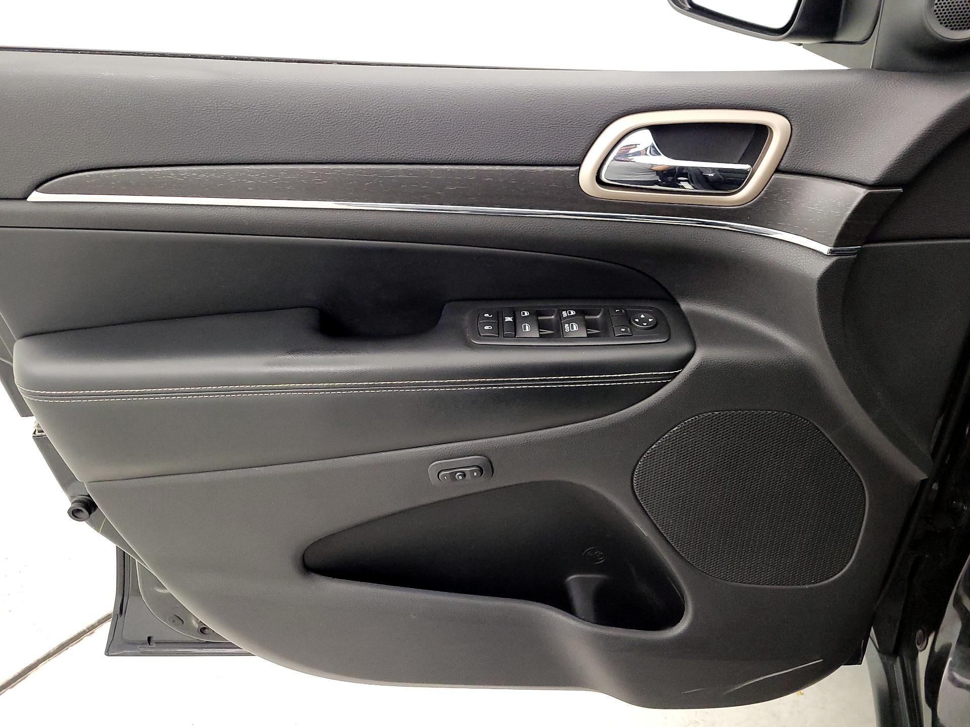 Thumbnail: 2016 Jeep Grand Cherokee - 12