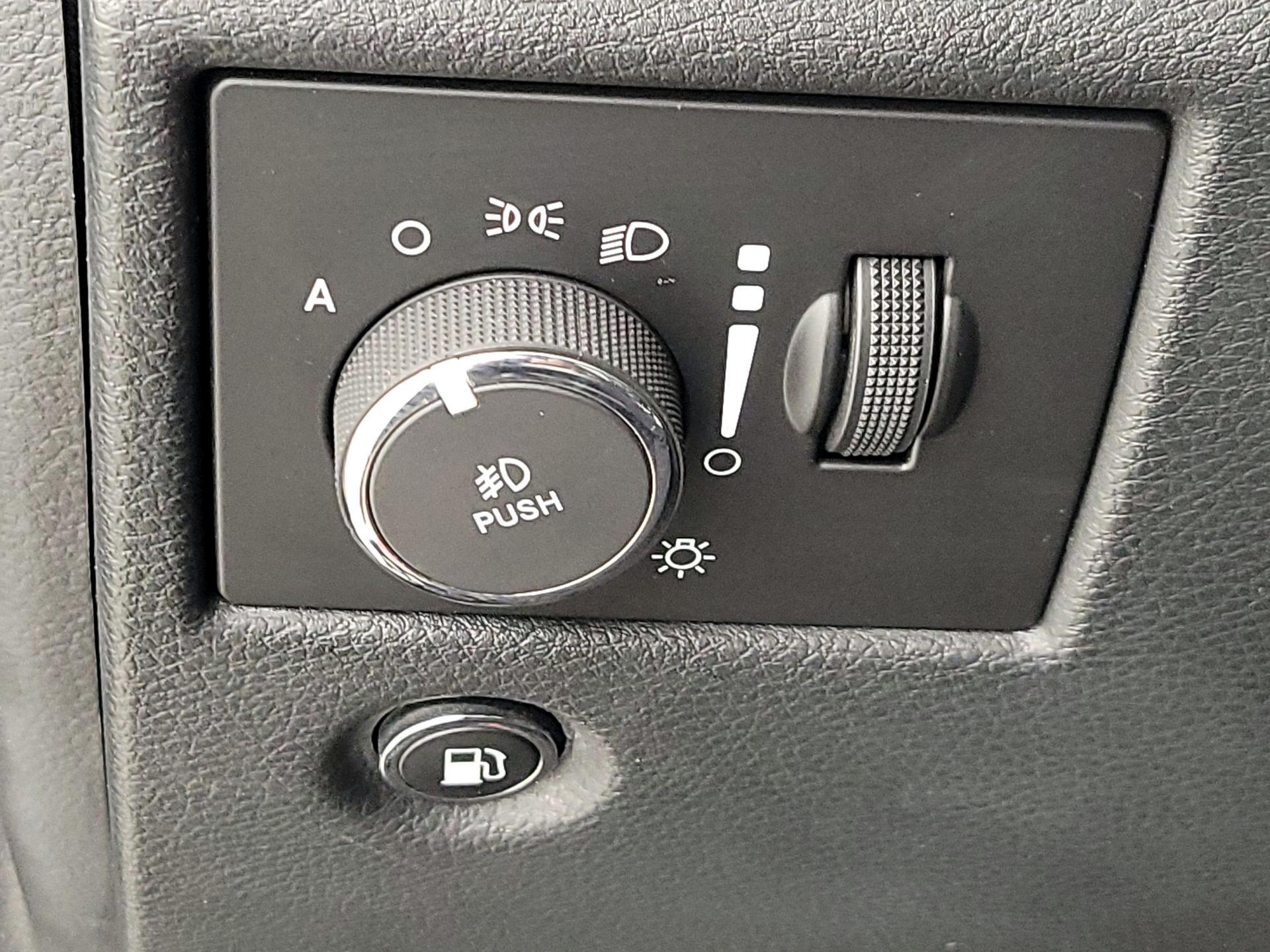 Thumbnail: 2016 Jeep Grand Cherokee - 13