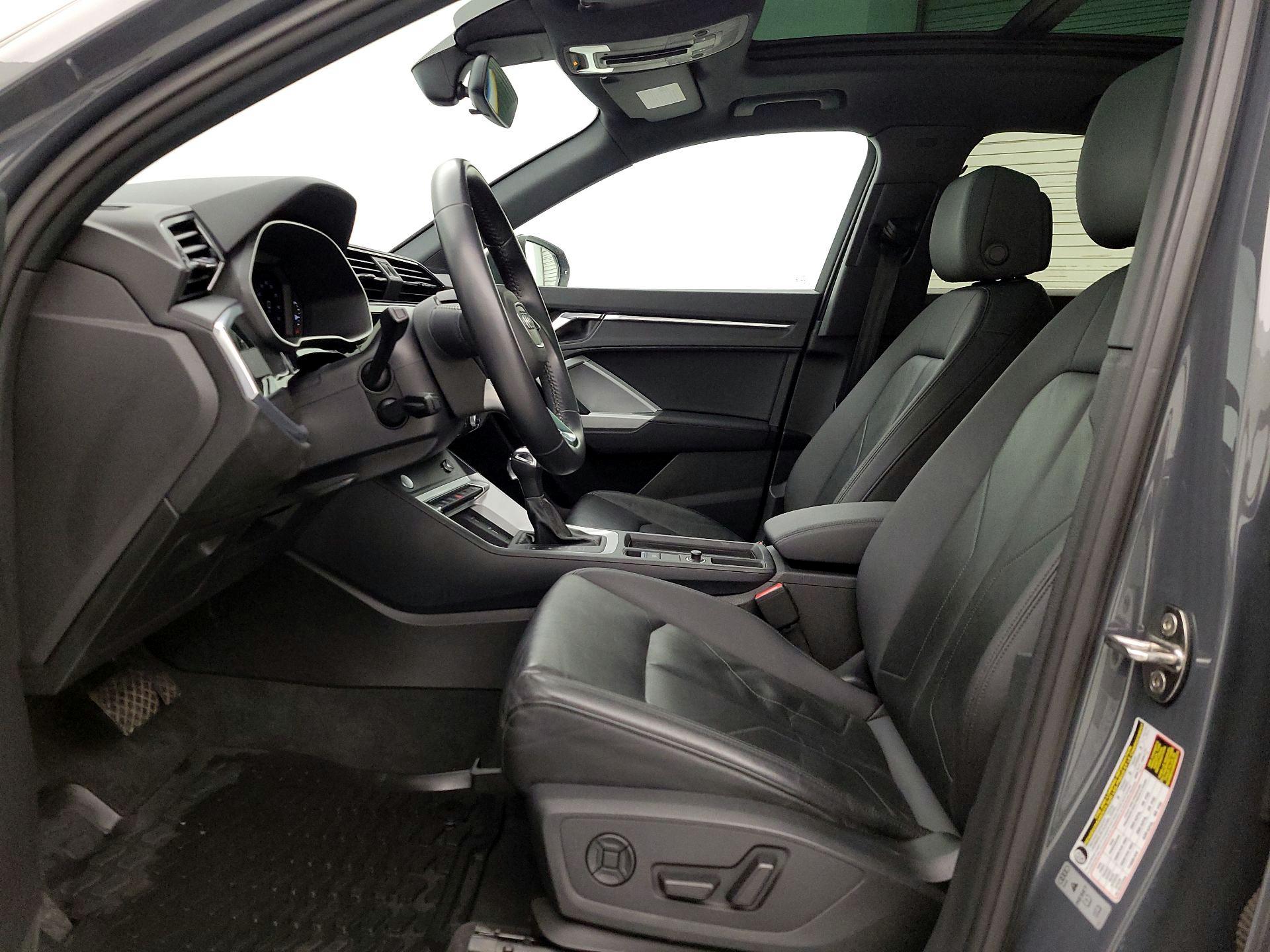 Thumbnail: 2020 Audi Q3 - 11