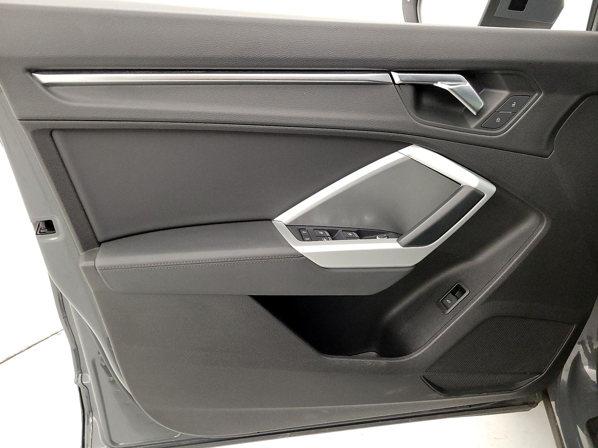 Thumbnail: 2020 Audi Q3 - 12