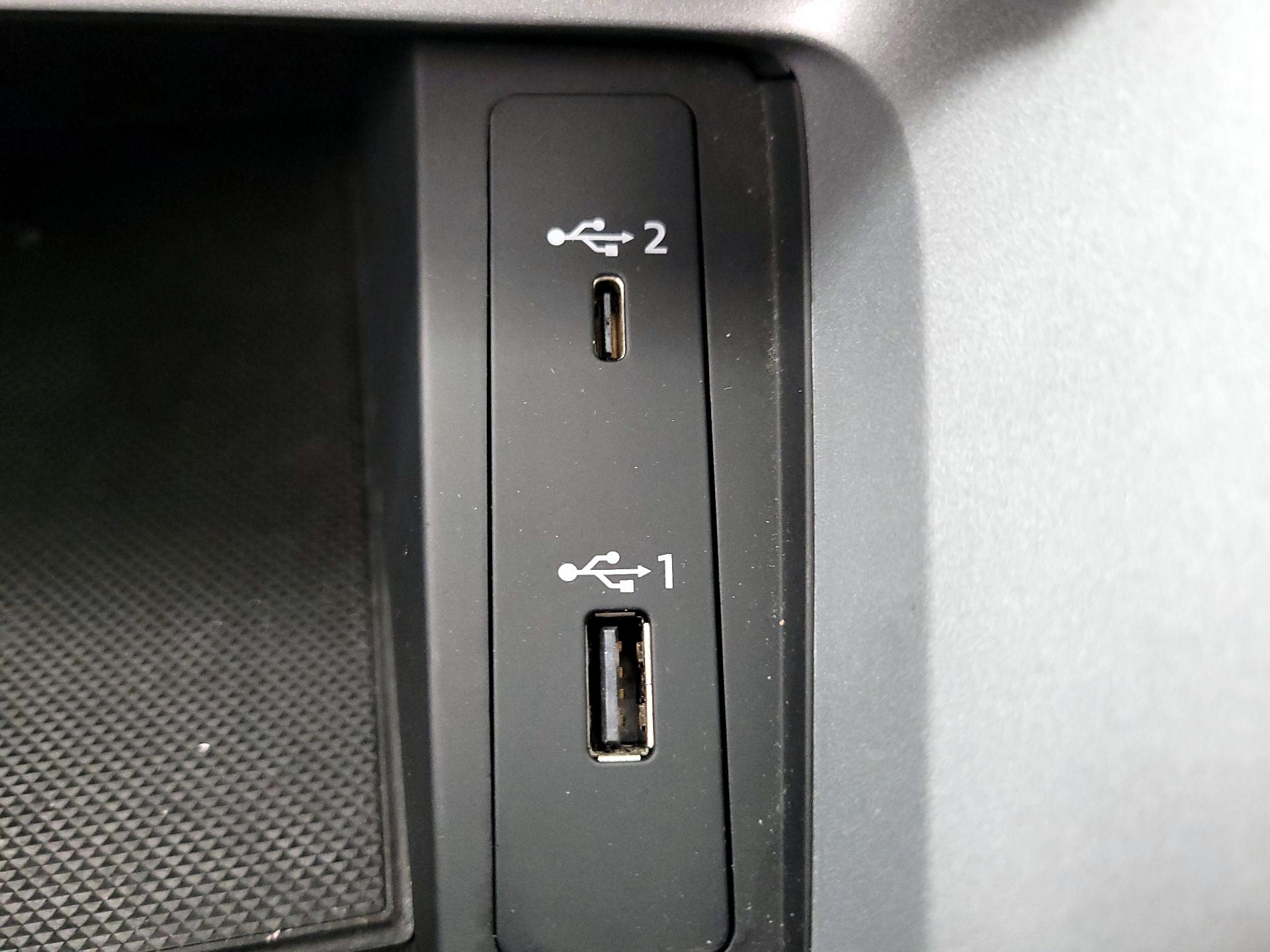 Thumbnail: 2020 Audi Q3 - 17