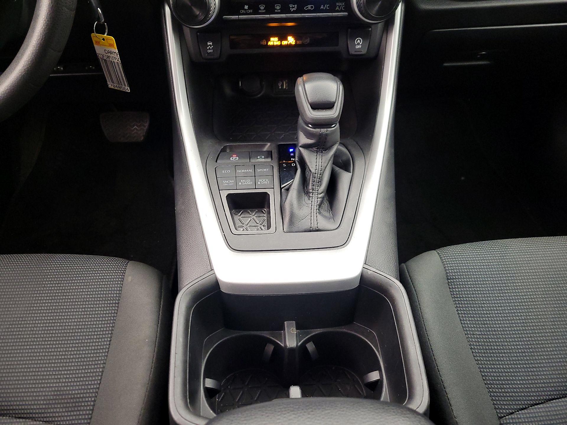 Thumbnail: 2023 Toyota RAV4 - 17