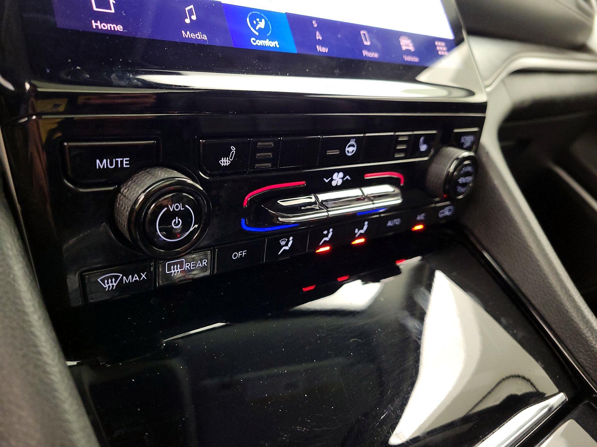 Thumbnail: 2022 Jeep Grand Cherokee - 17