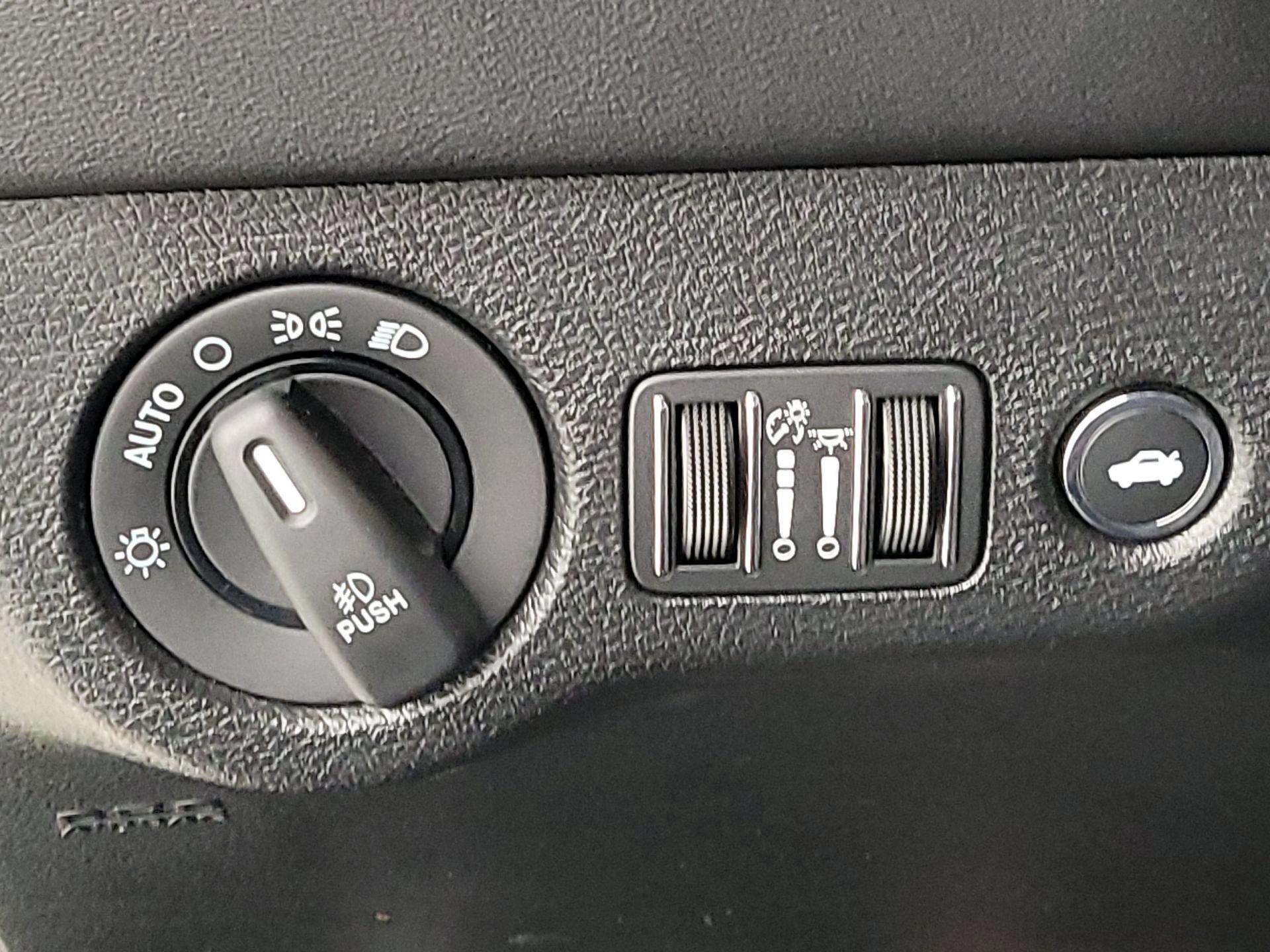 Thumbnail: 2021 Dodge Charger - 13