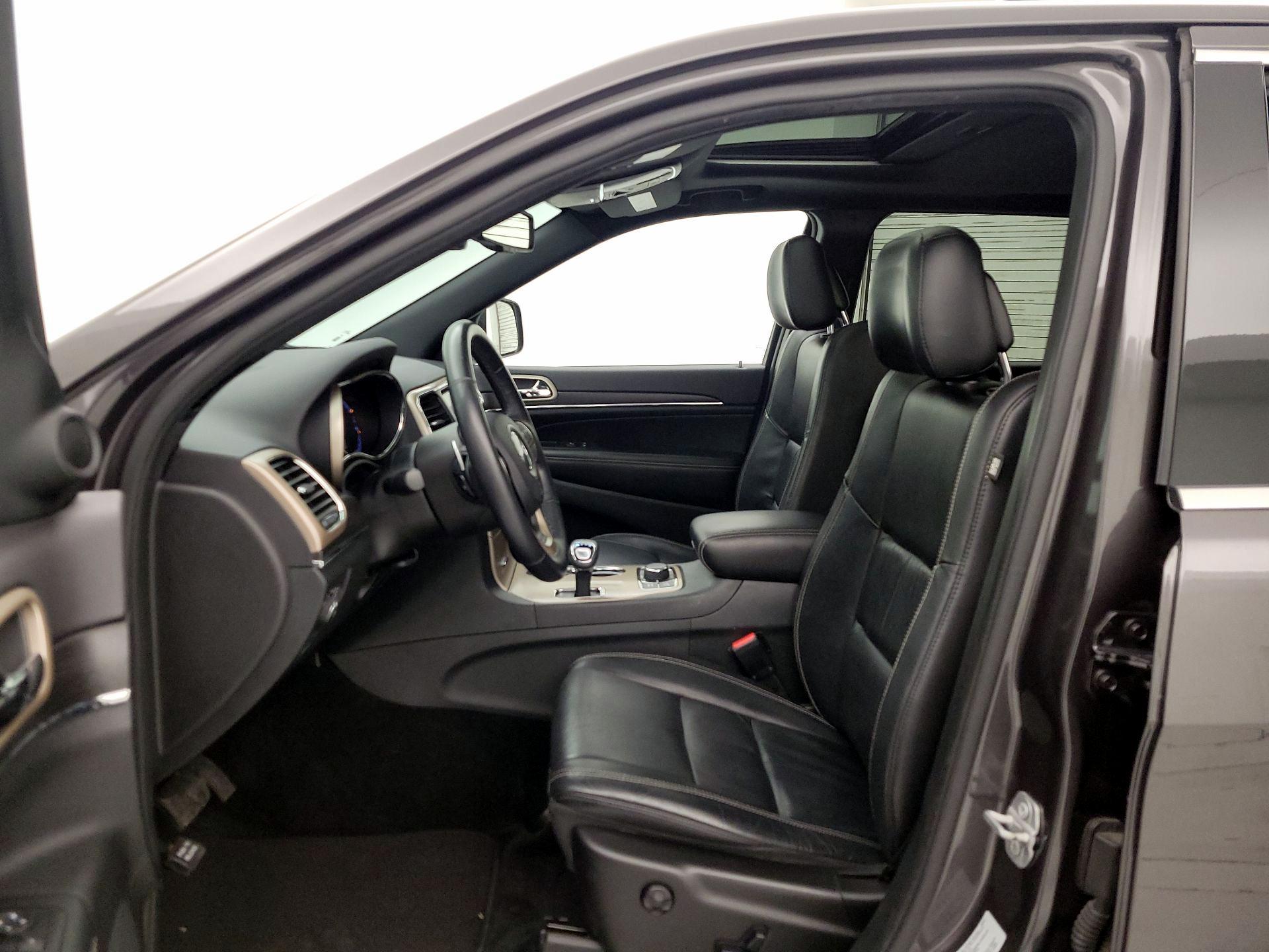 Thumbnail: 2015 Jeep Grand Cherokee - 11