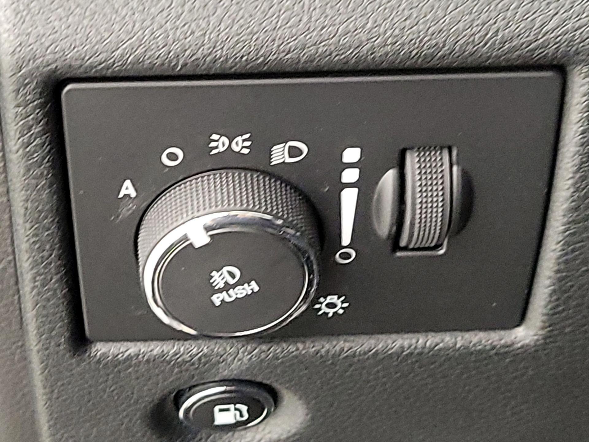 Thumbnail: 2015 Jeep Grand Cherokee - 13