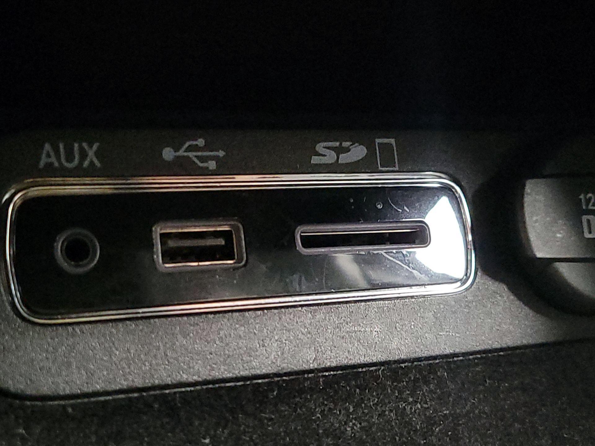 Thumbnail: 2015 Jeep Grand Cherokee - 19