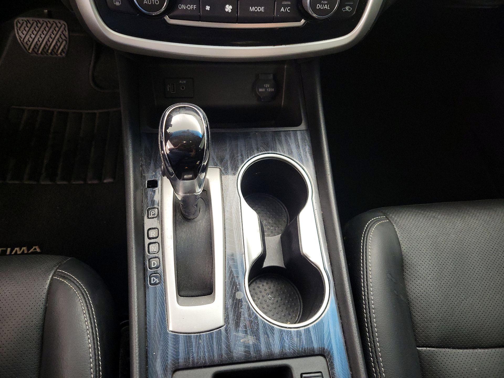 Thumbnail: 2018 Nissan Altima - 17