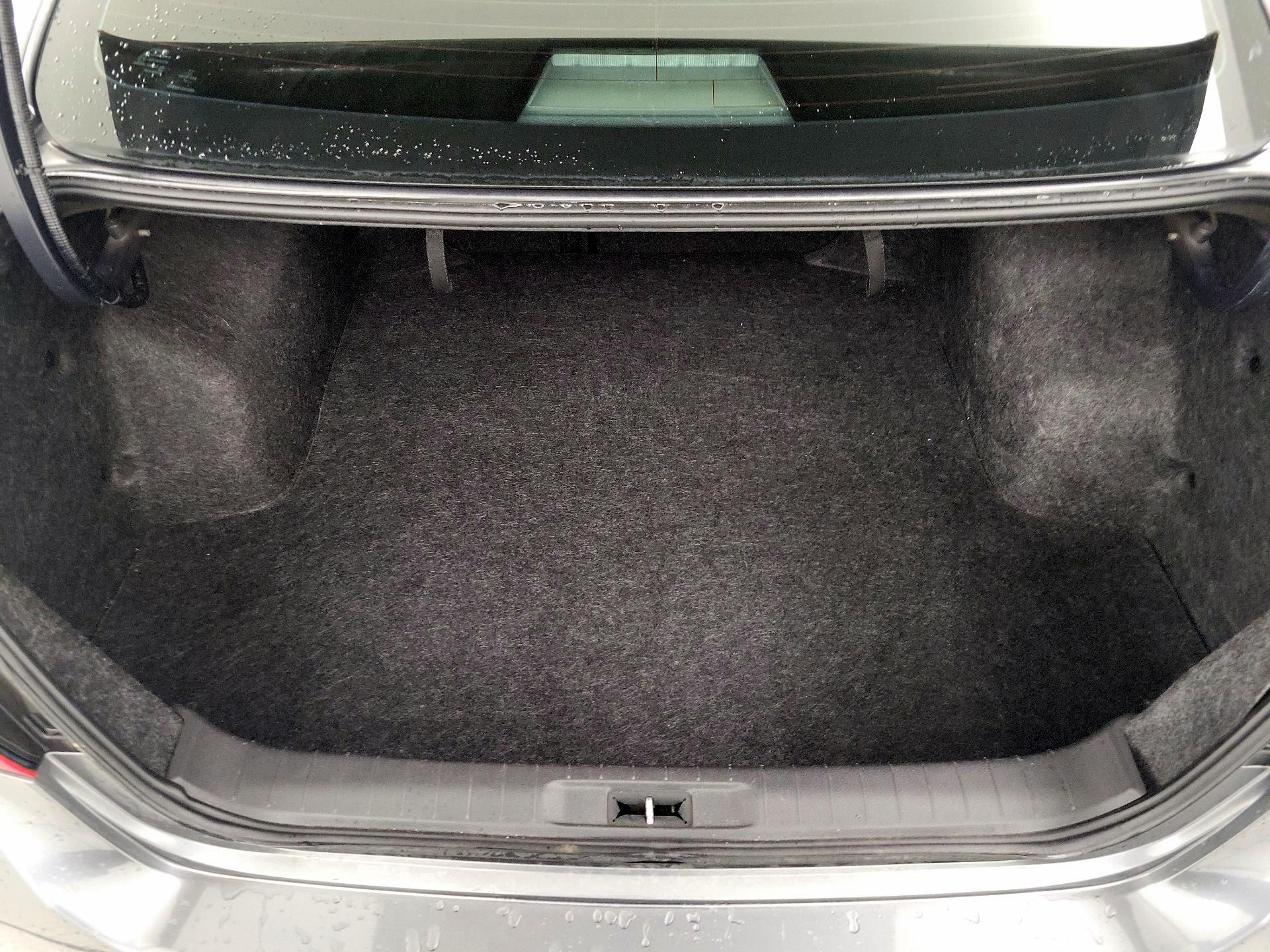 Thumbnail: 2018 Nissan Altima - 20