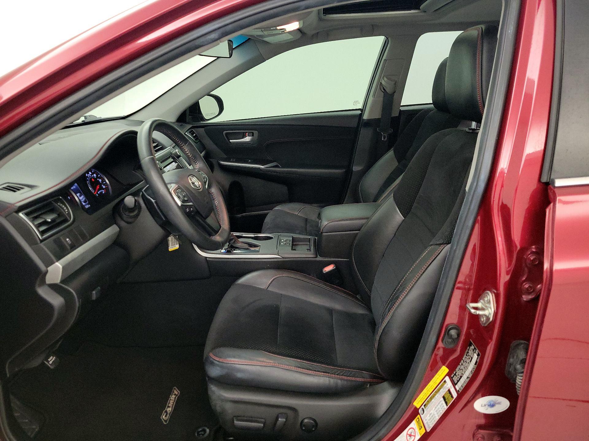 Thumbnail: 2015 Toyota Camry - 11