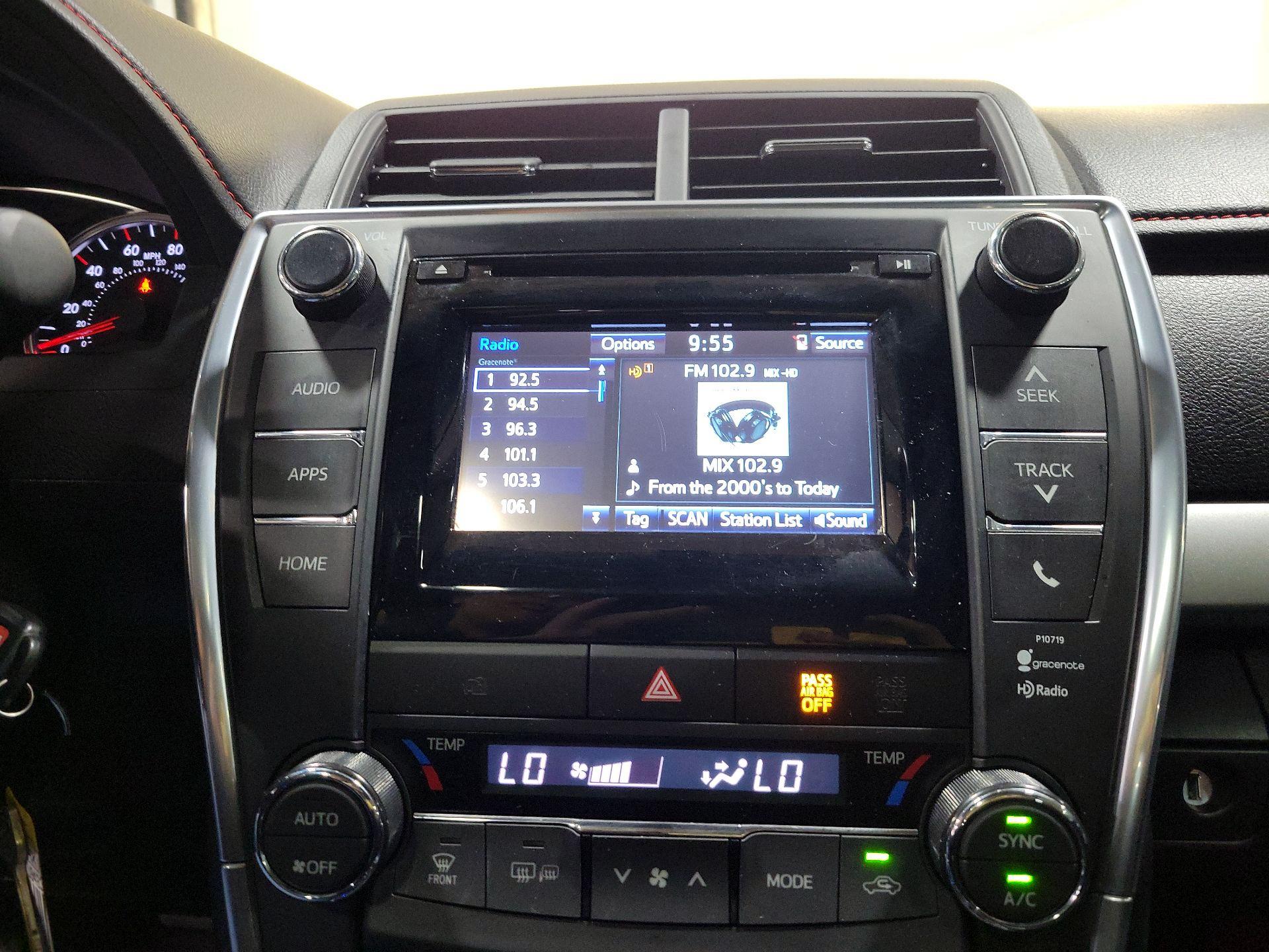 Thumbnail: 2015 Toyota Camry - 15