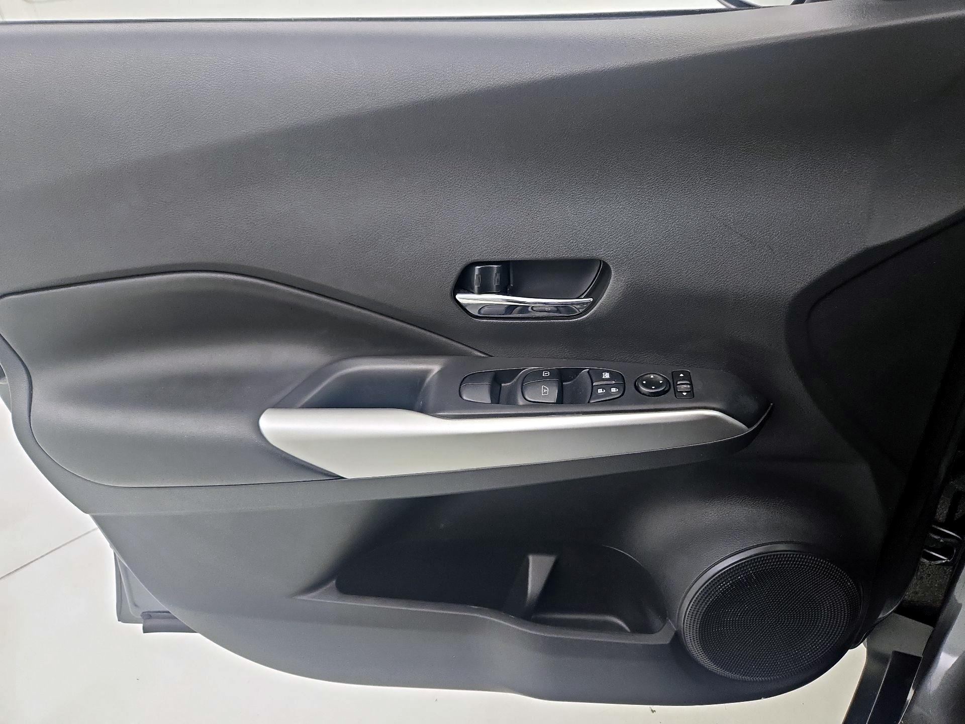 Thumbnail: 2019 Nissan Kicks - 12