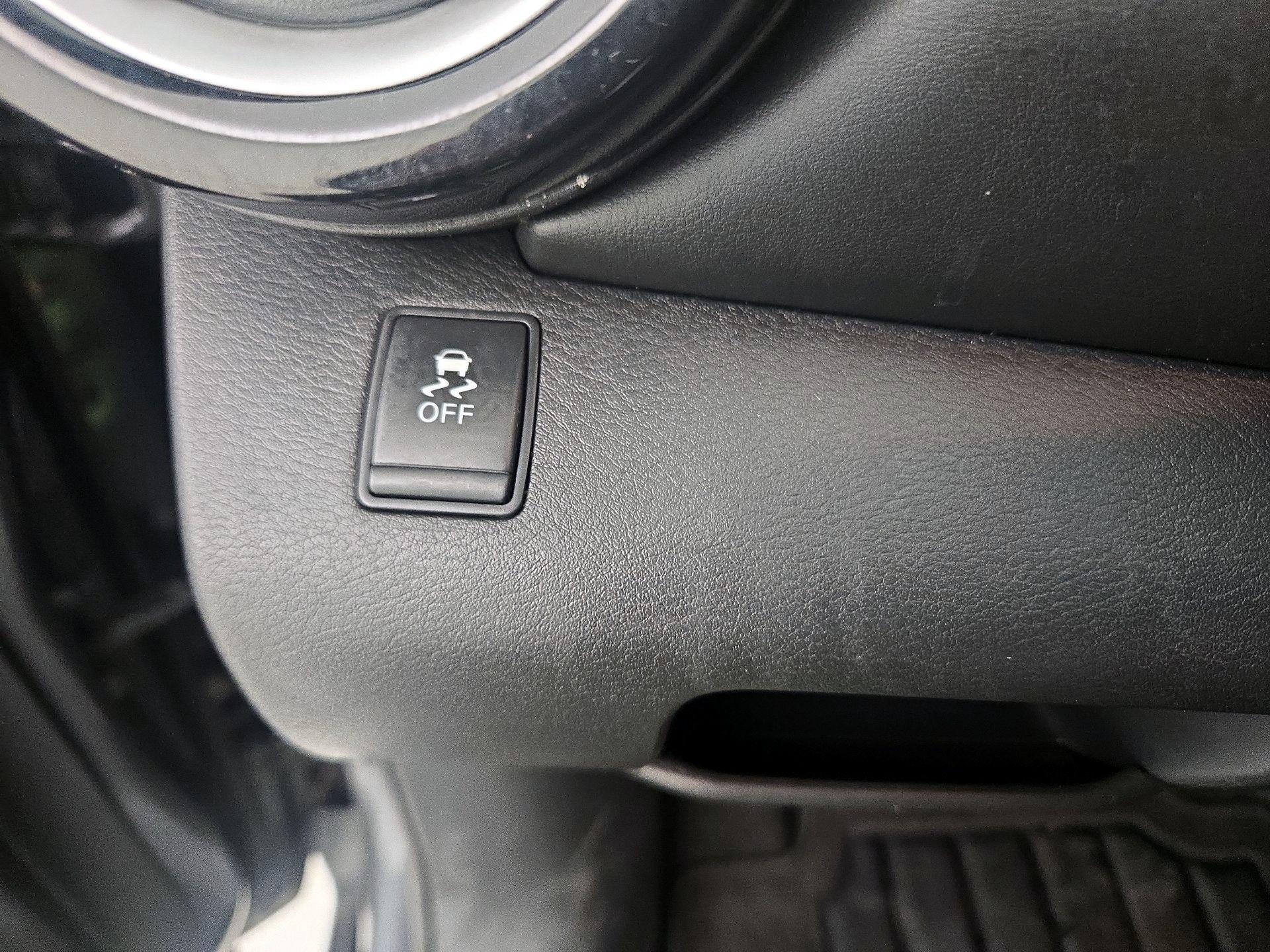 Thumbnail: 2019 Nissan Kicks - 13