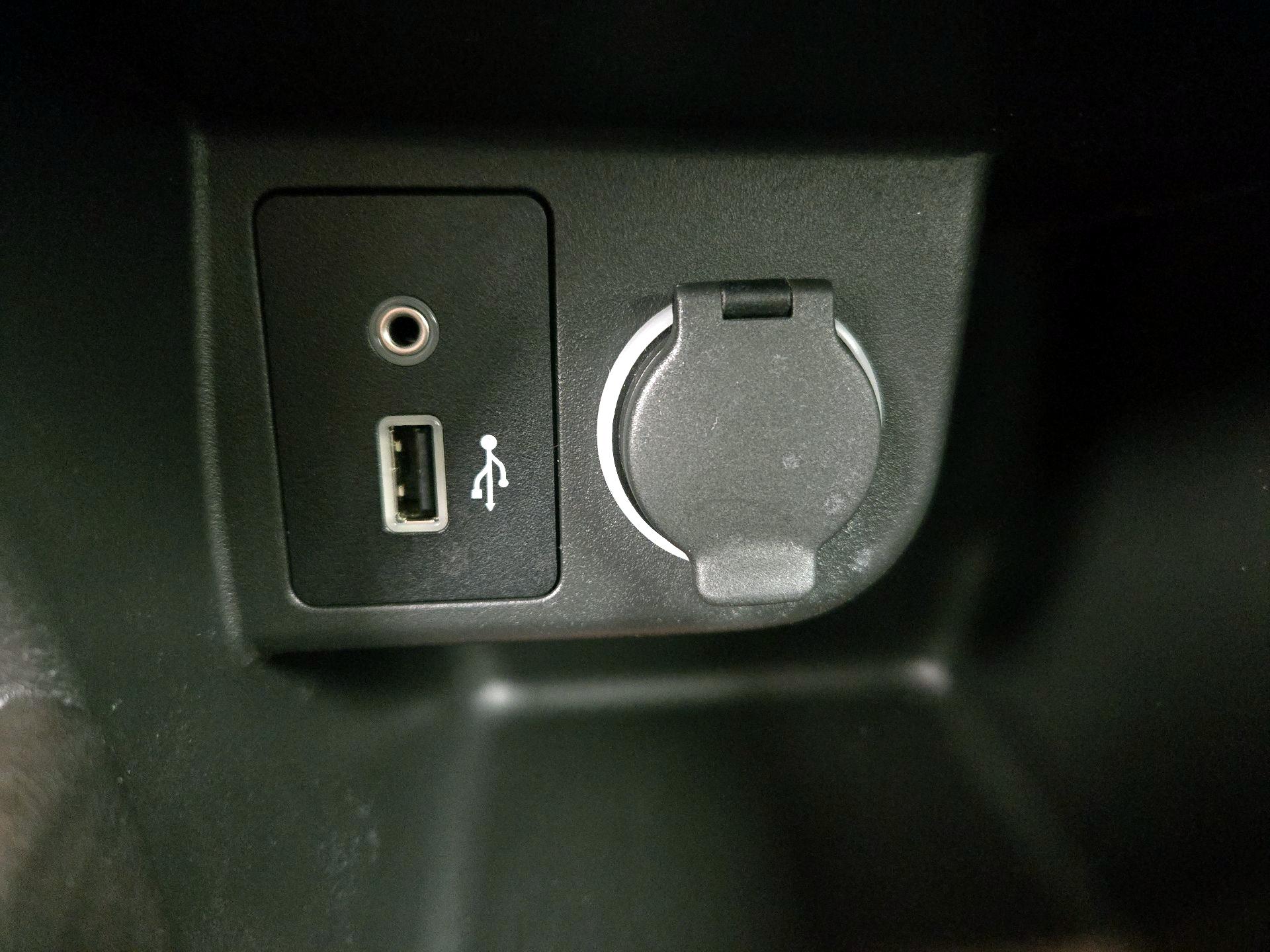 Thumbnail: 2019 Nissan Kicks - 18