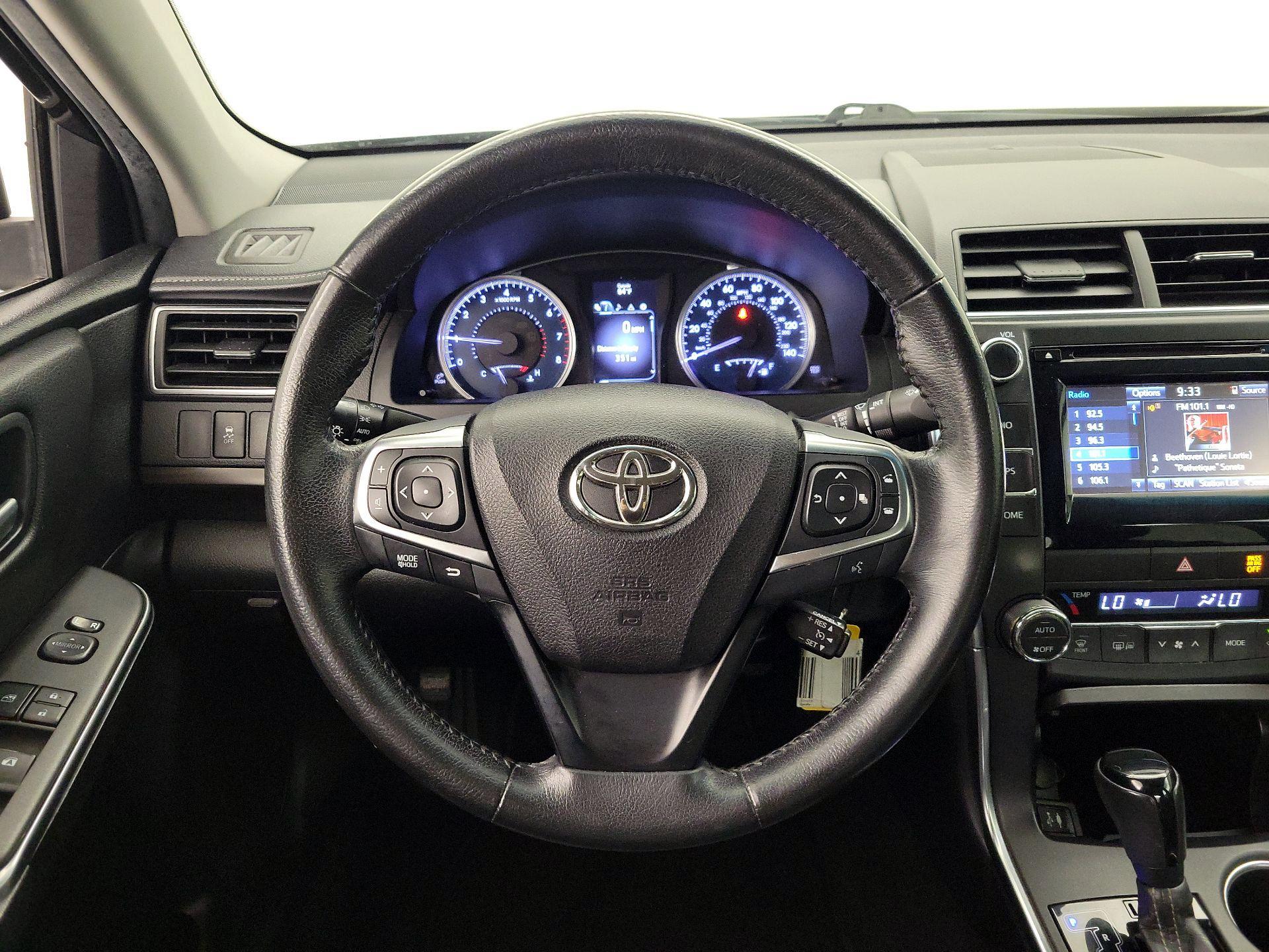 Thumbnail: 2015 Toyota Camry - 10