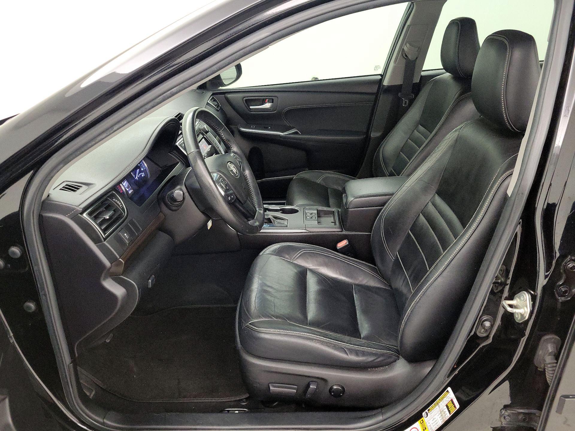 Thumbnail: 2015 Toyota Camry - 11