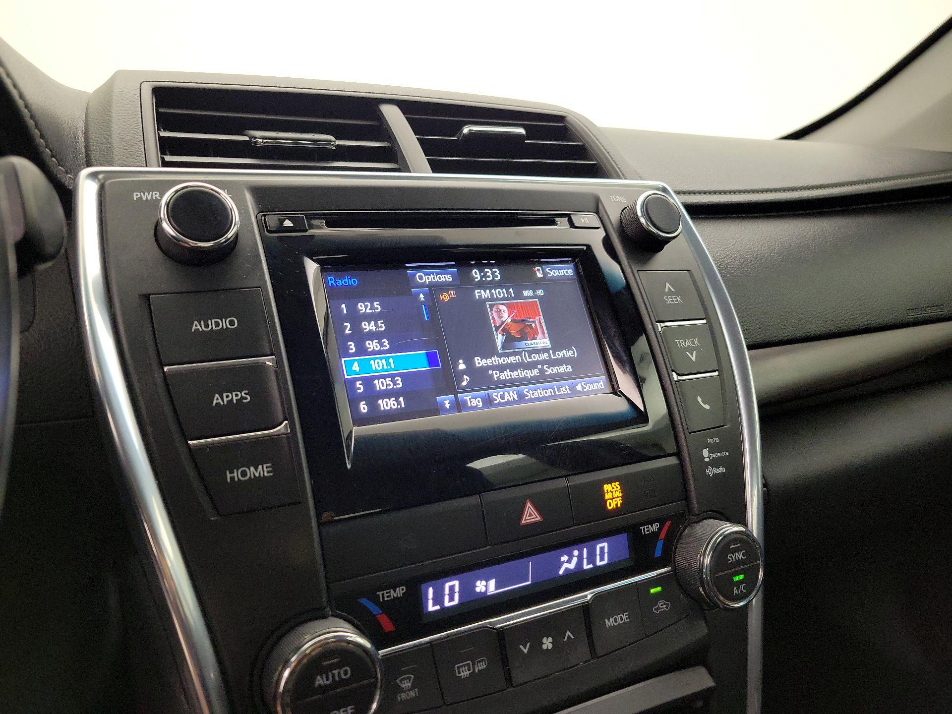 Thumbnail: 2015 Toyota Camry - 15