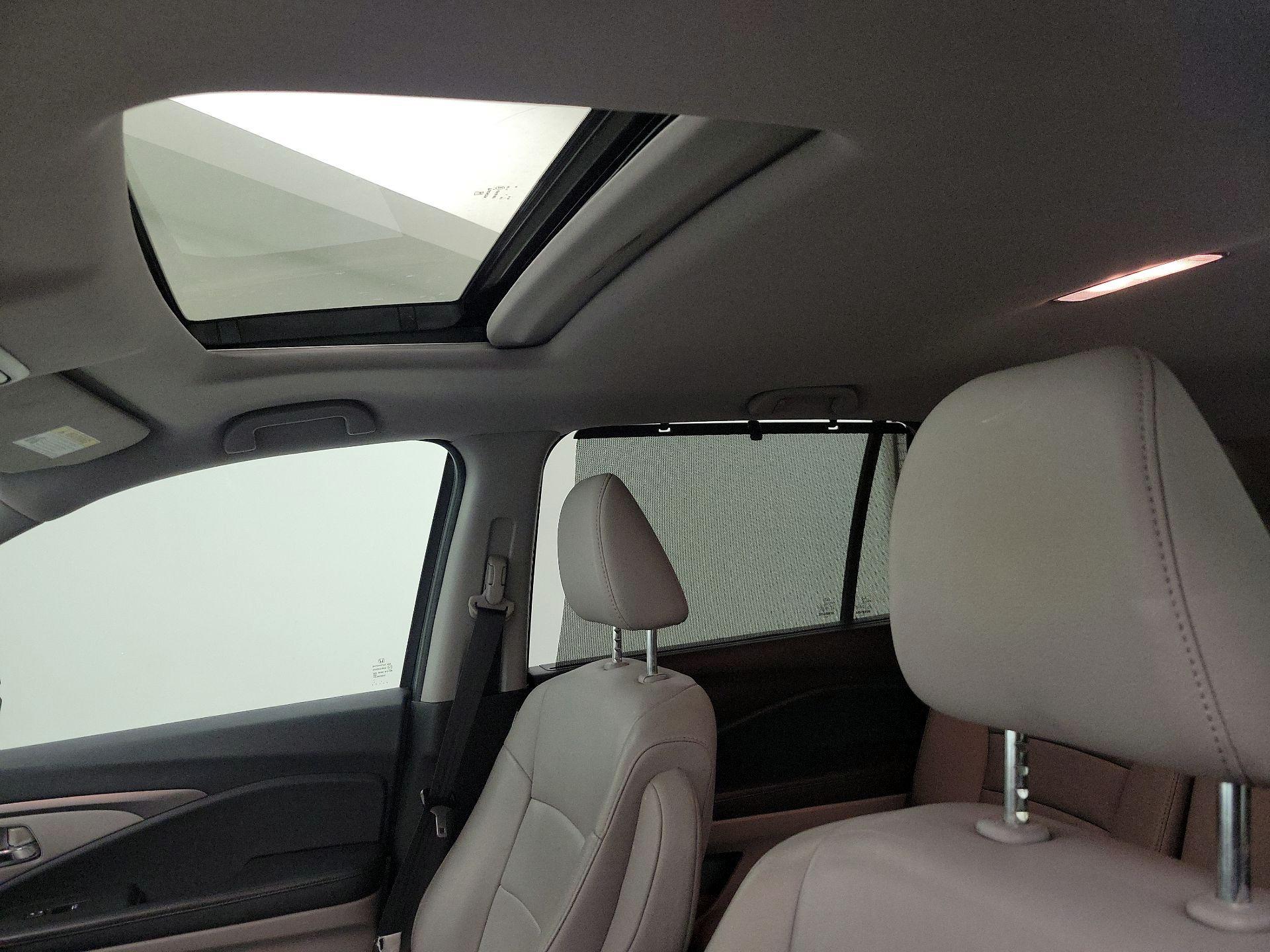 Thumbnail: 2019 Honda Pilot - 18